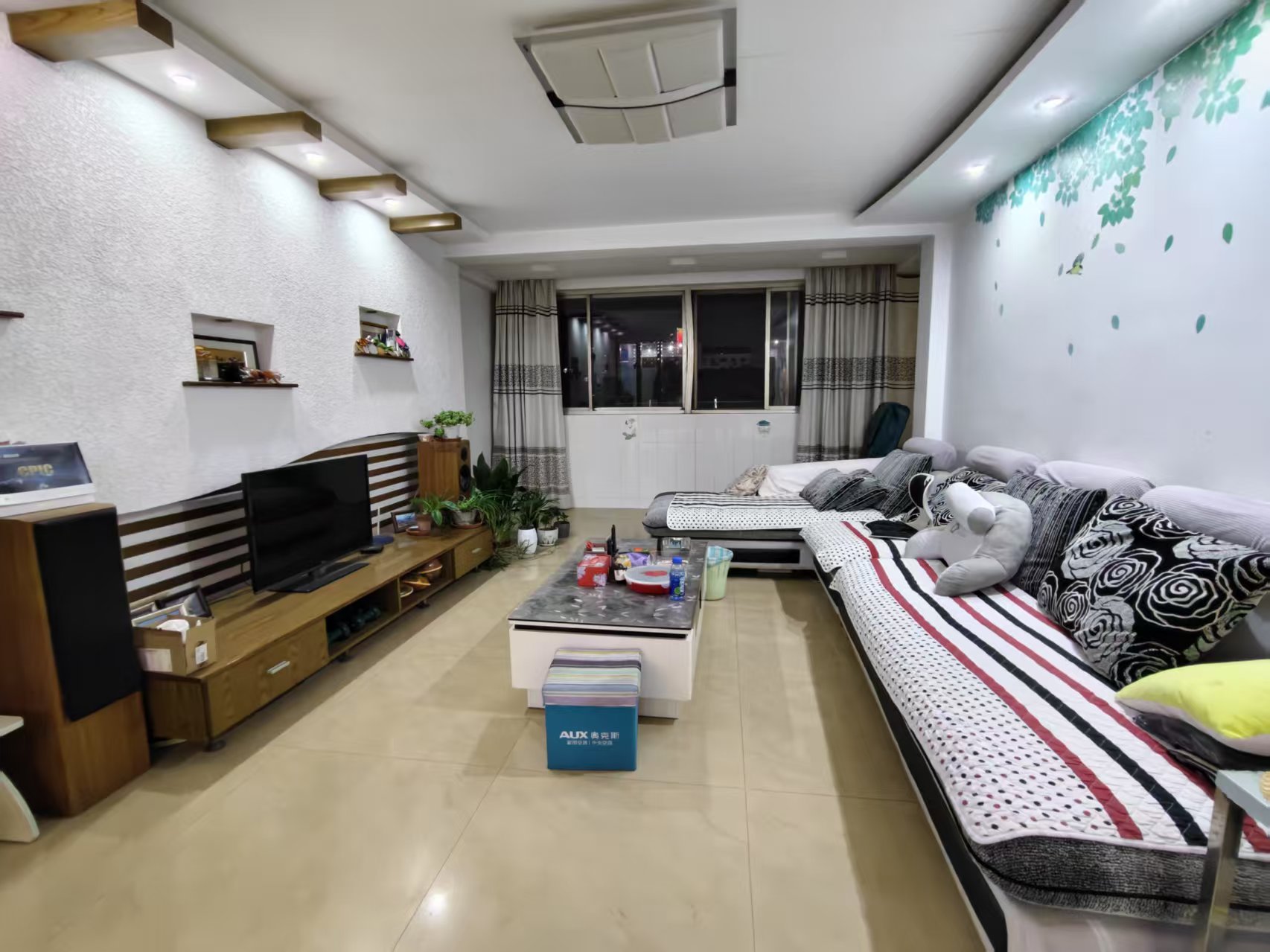 富丽花园 4室2厅2卫 155m²