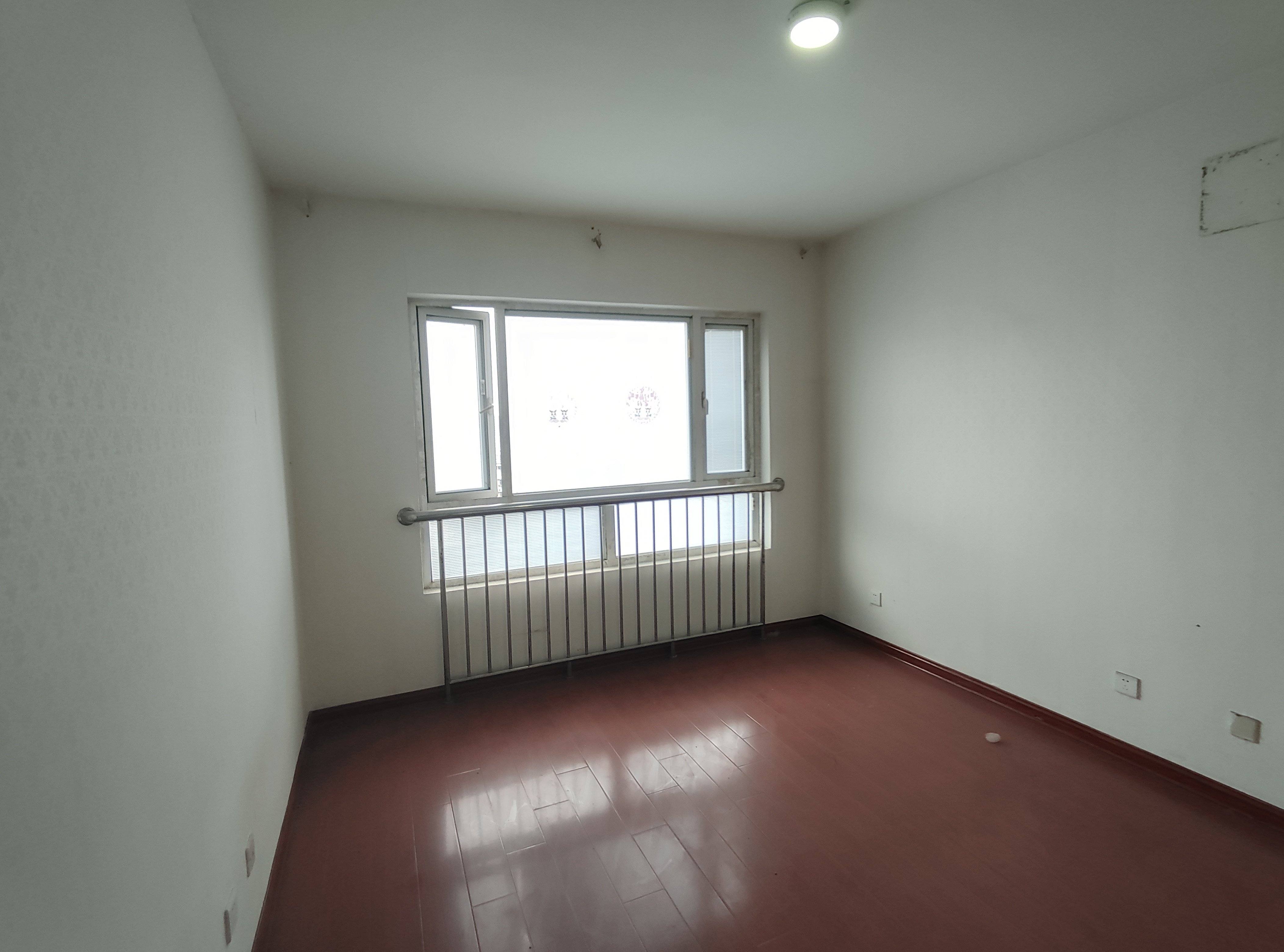 桂花小镇 3室2厅2卫 137.61m&sup2;