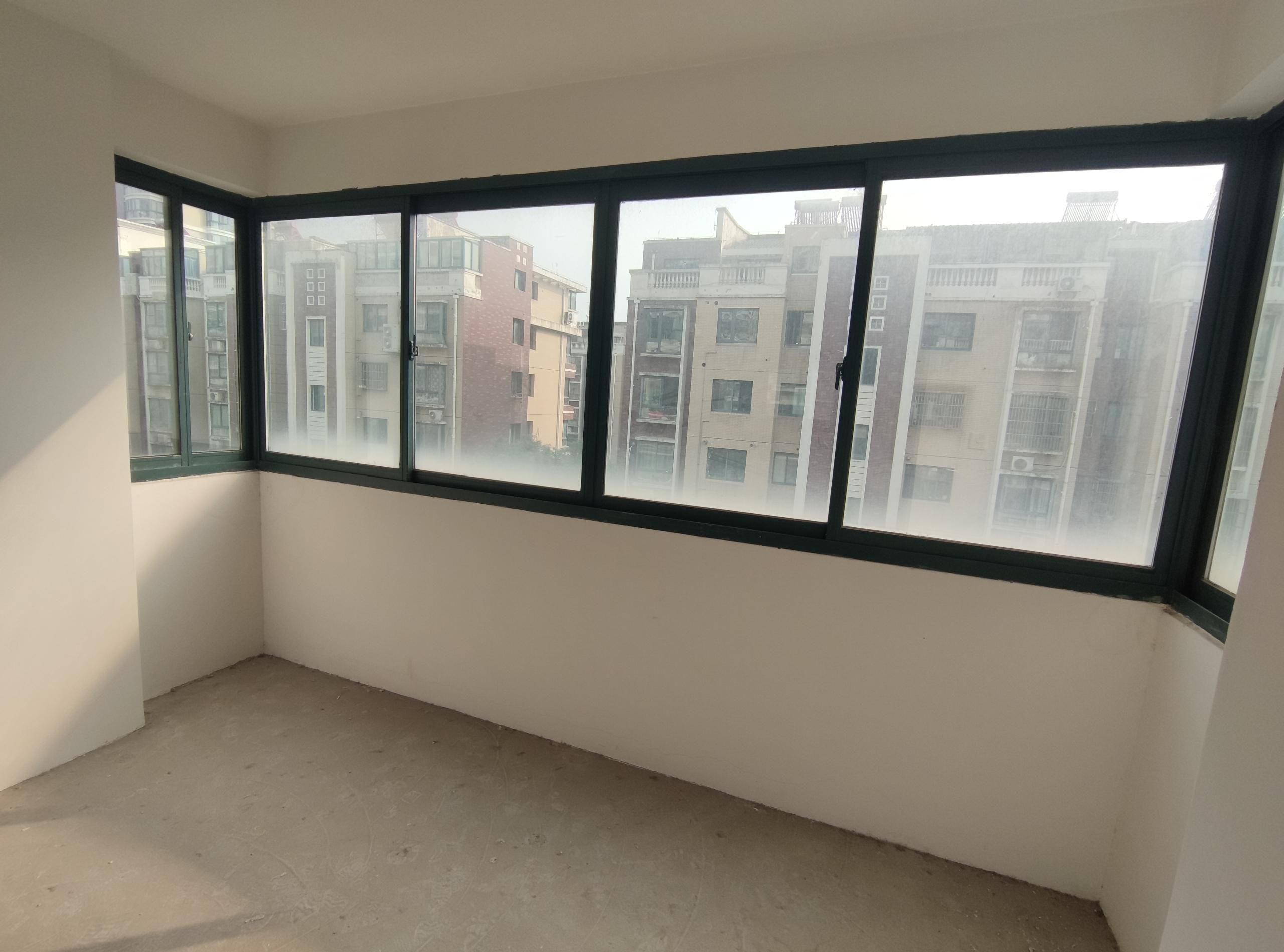 金和家园 3室2厅2卫 130m&sup2;
