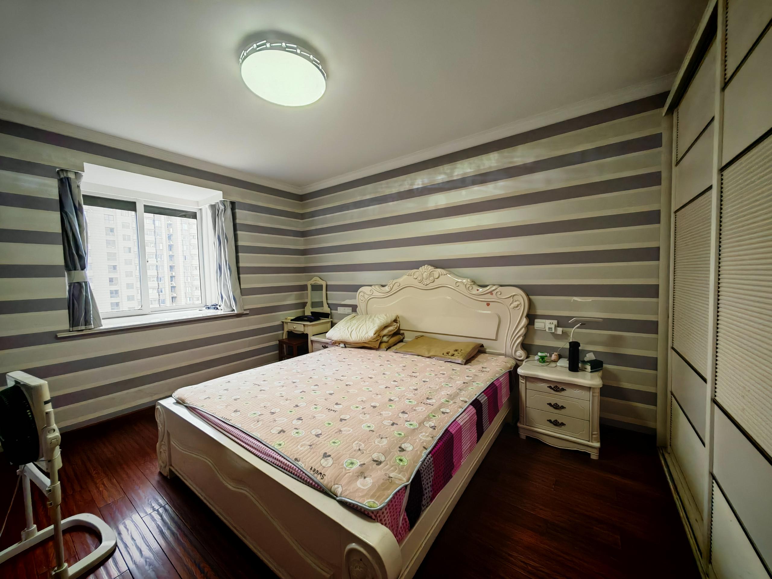 三里墩花苑三期 3室1厅1卫 129.87m&sup2;