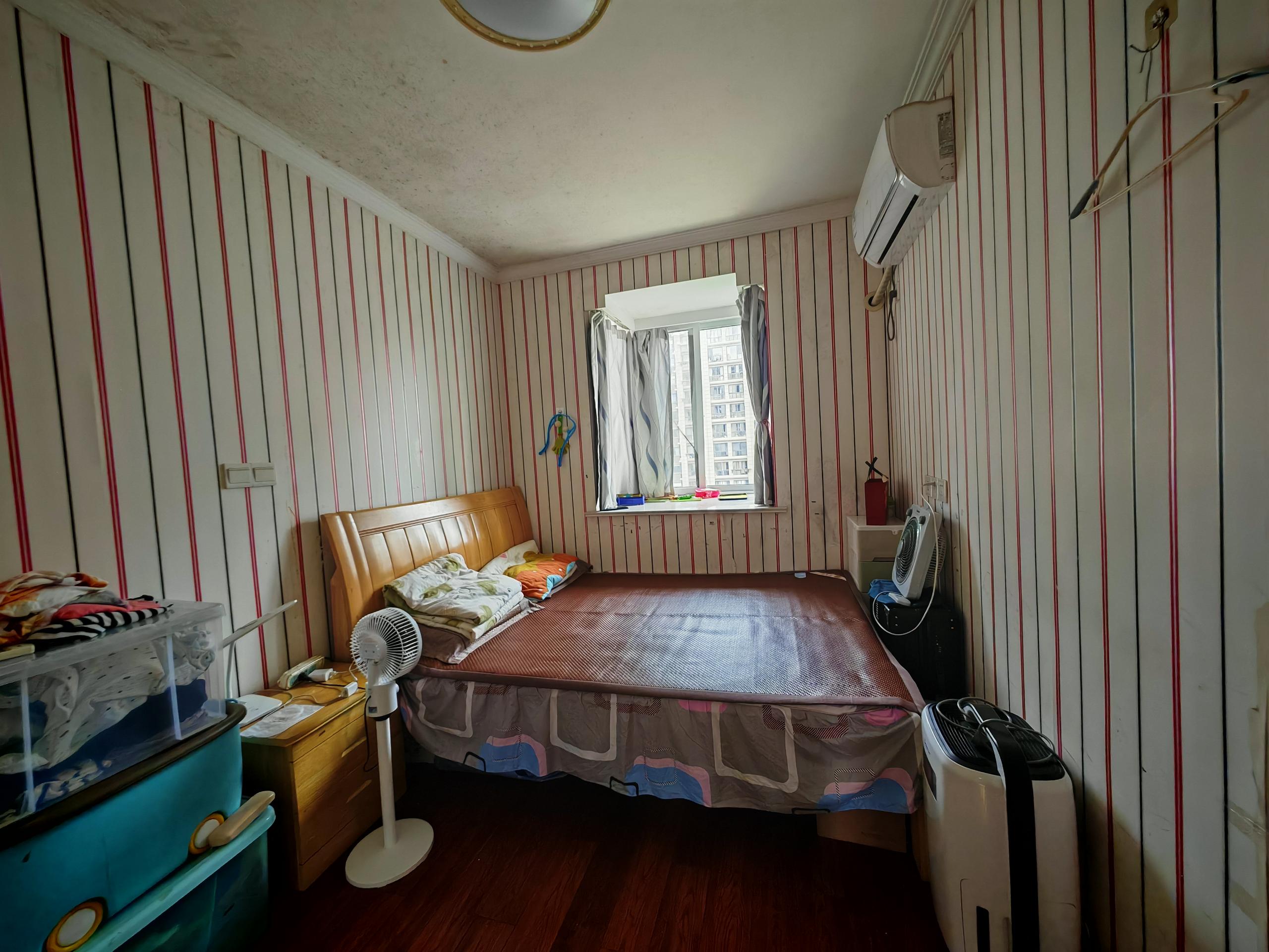 三里墩花苑三期 3室1厅1卫 129.87m&sup2;