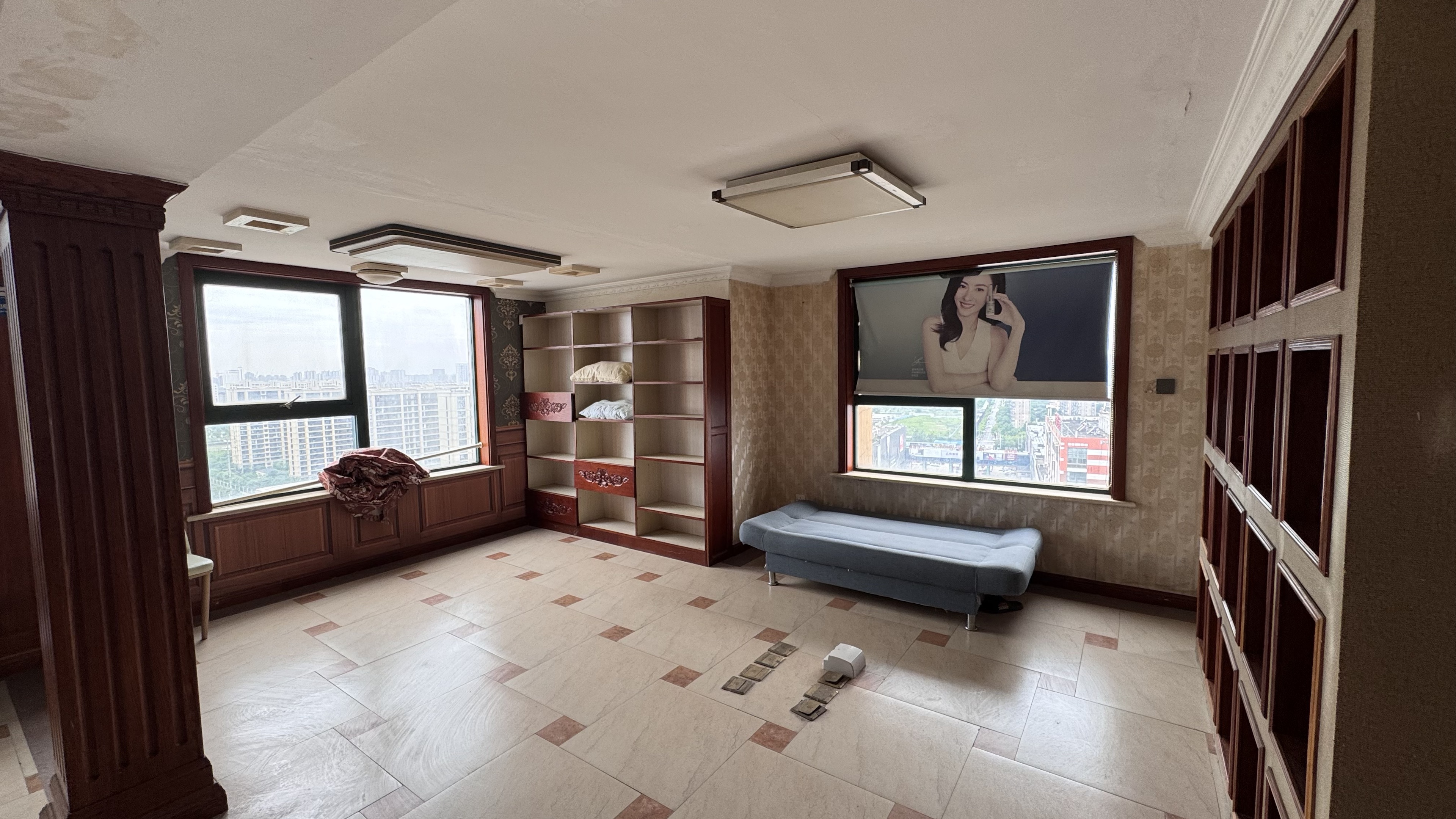 奥特莱斯 4室2厅2卫 110.9m&sup2;