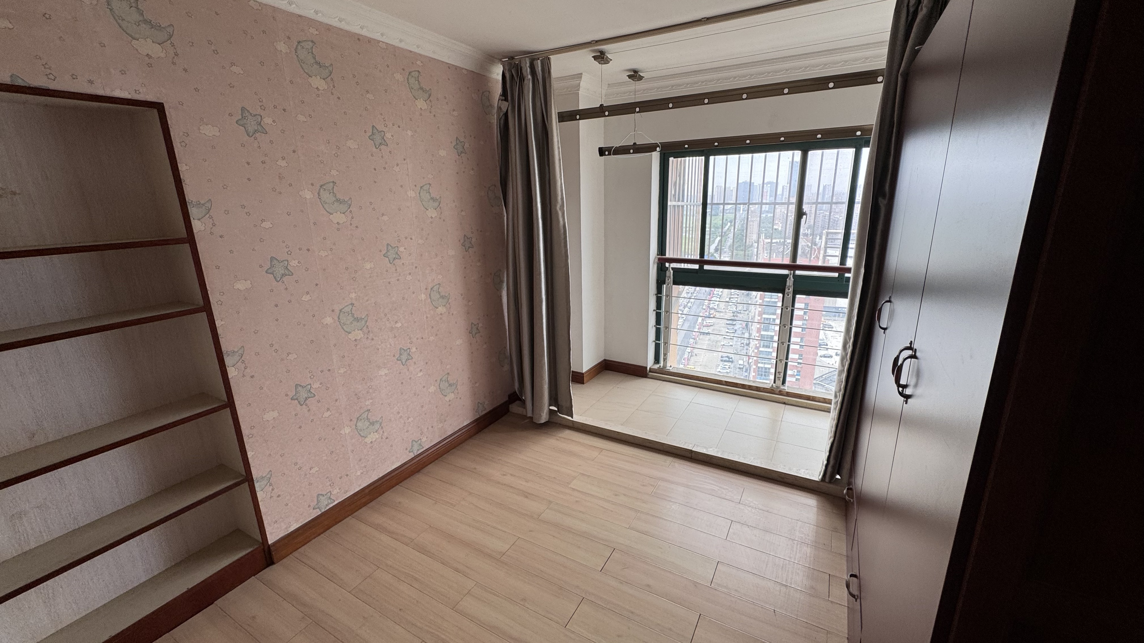 奥特莱斯 4室2厅2卫 110.9m&sup2;