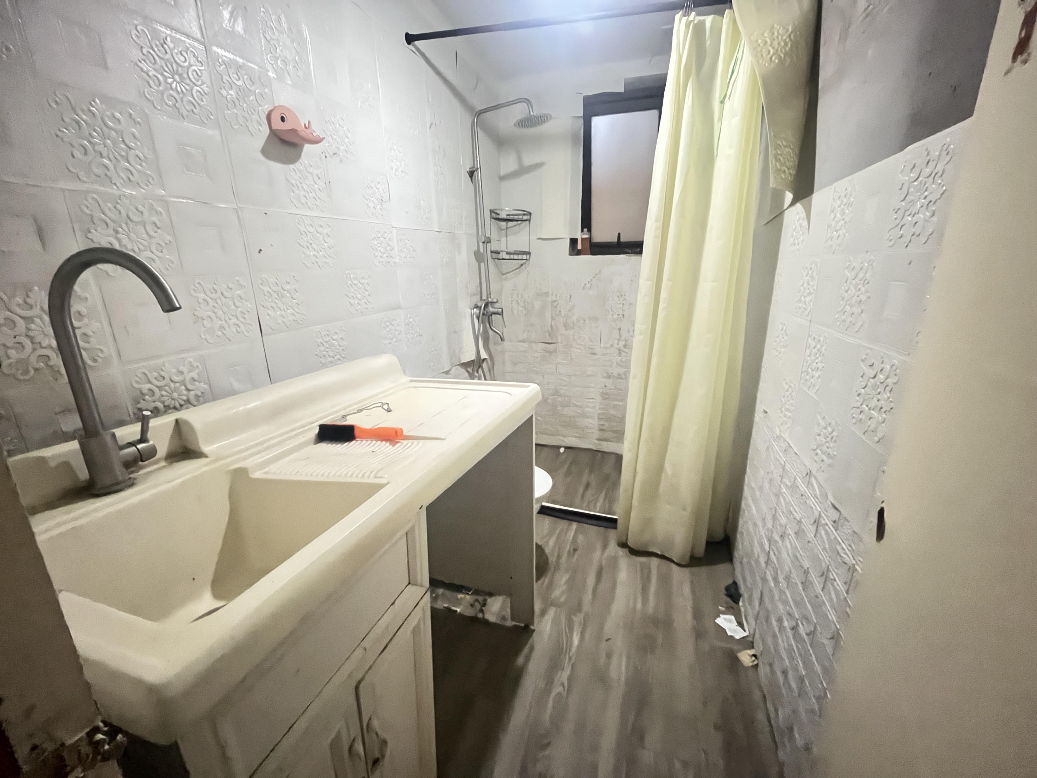 华强城四期 3室2厅1卫 213.00m&sup2;