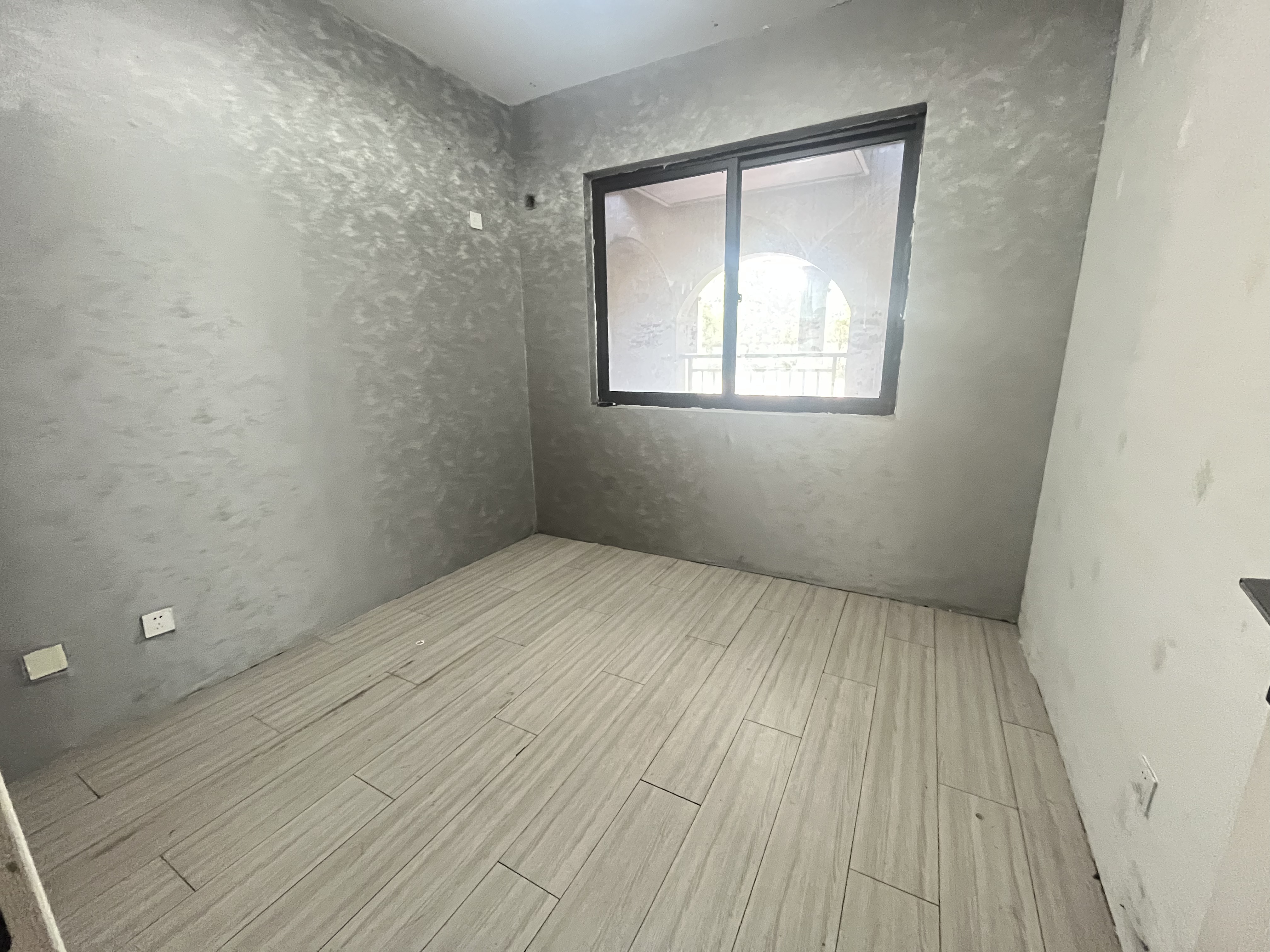 华强城四期 3室2厅1卫 213.00m&sup2;