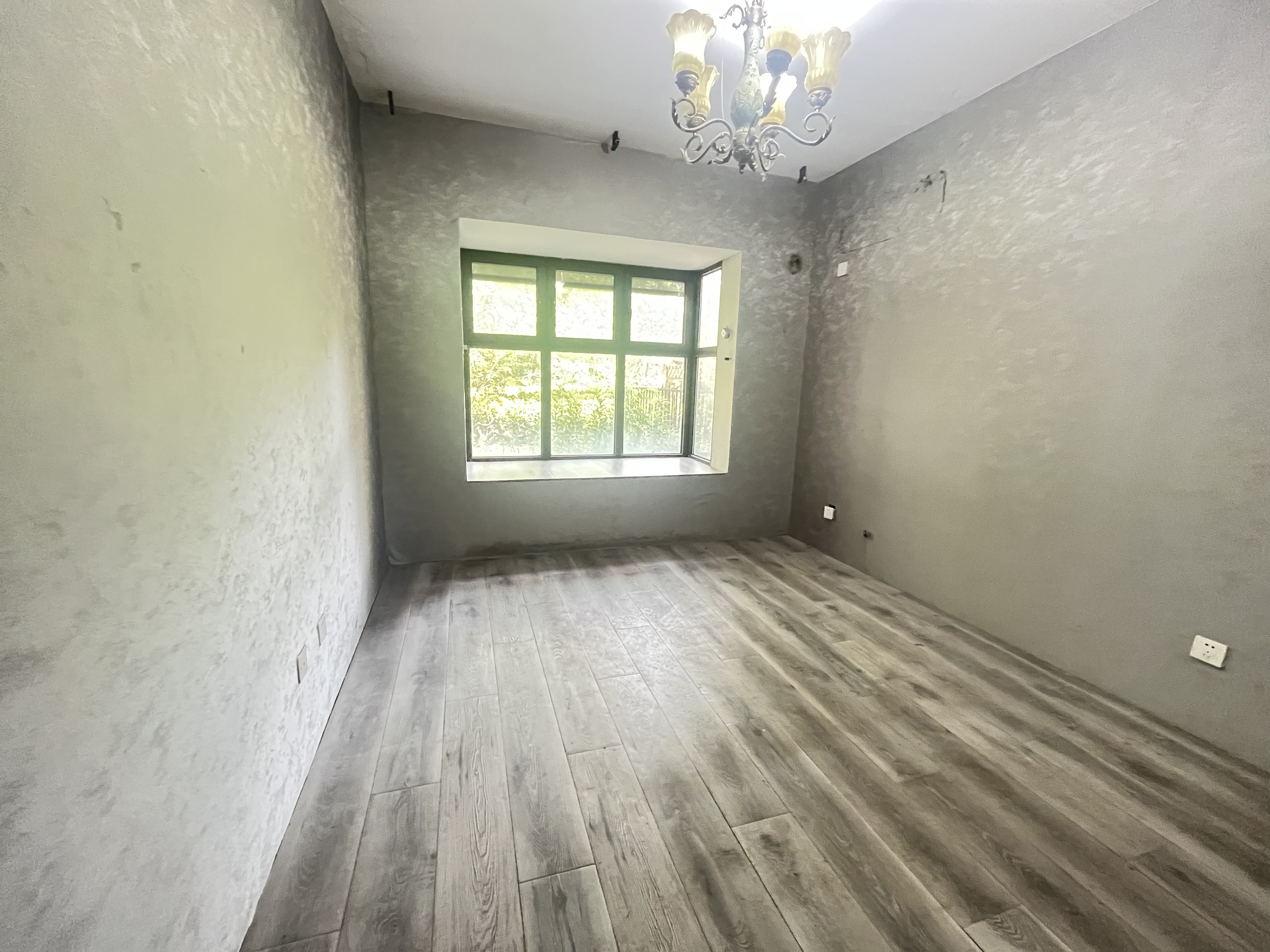 华强城四期 3室2厅1卫 213.00m&sup2;