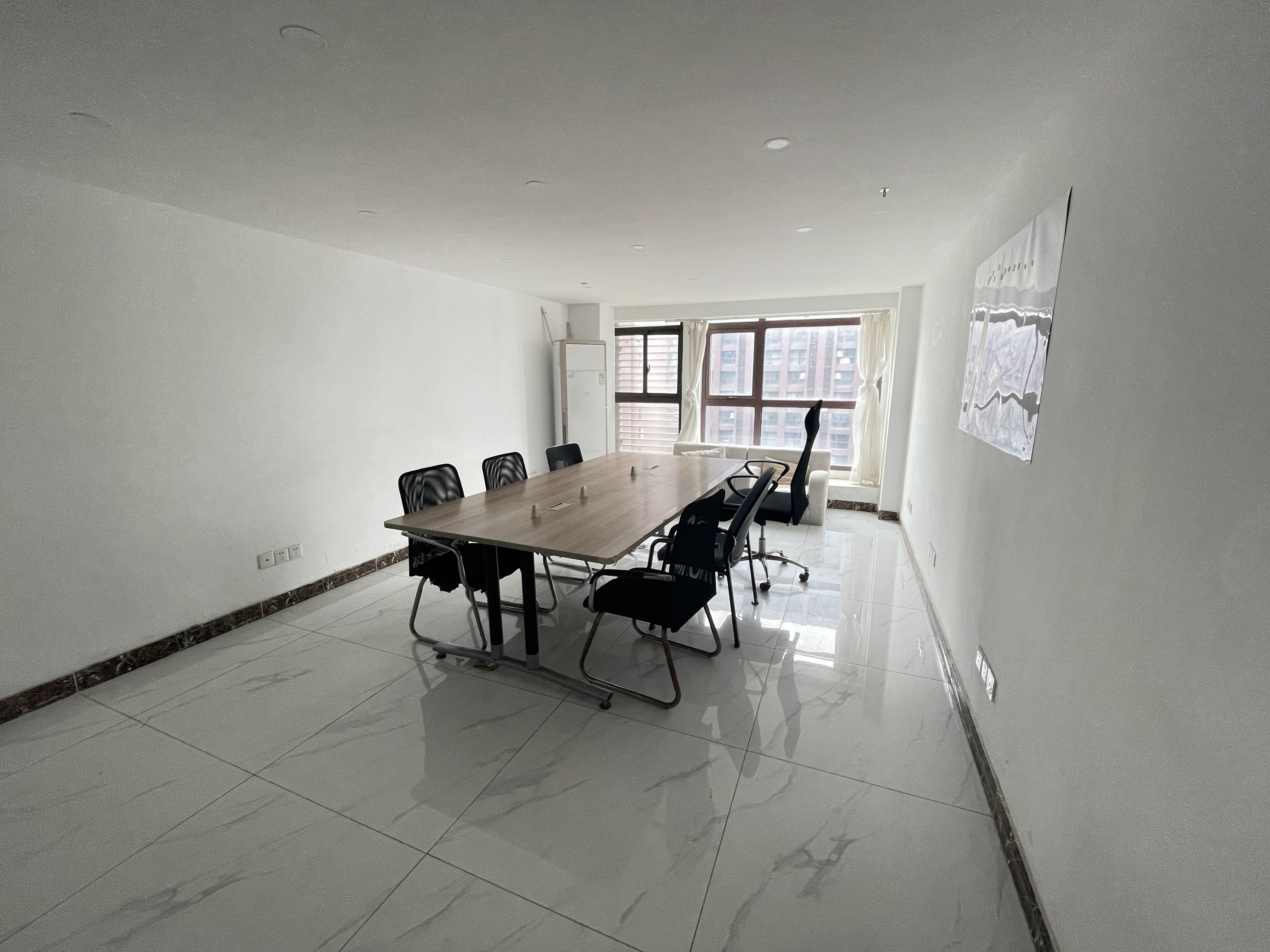 恒隆国际 2室2厅1卫 70m&sup2;