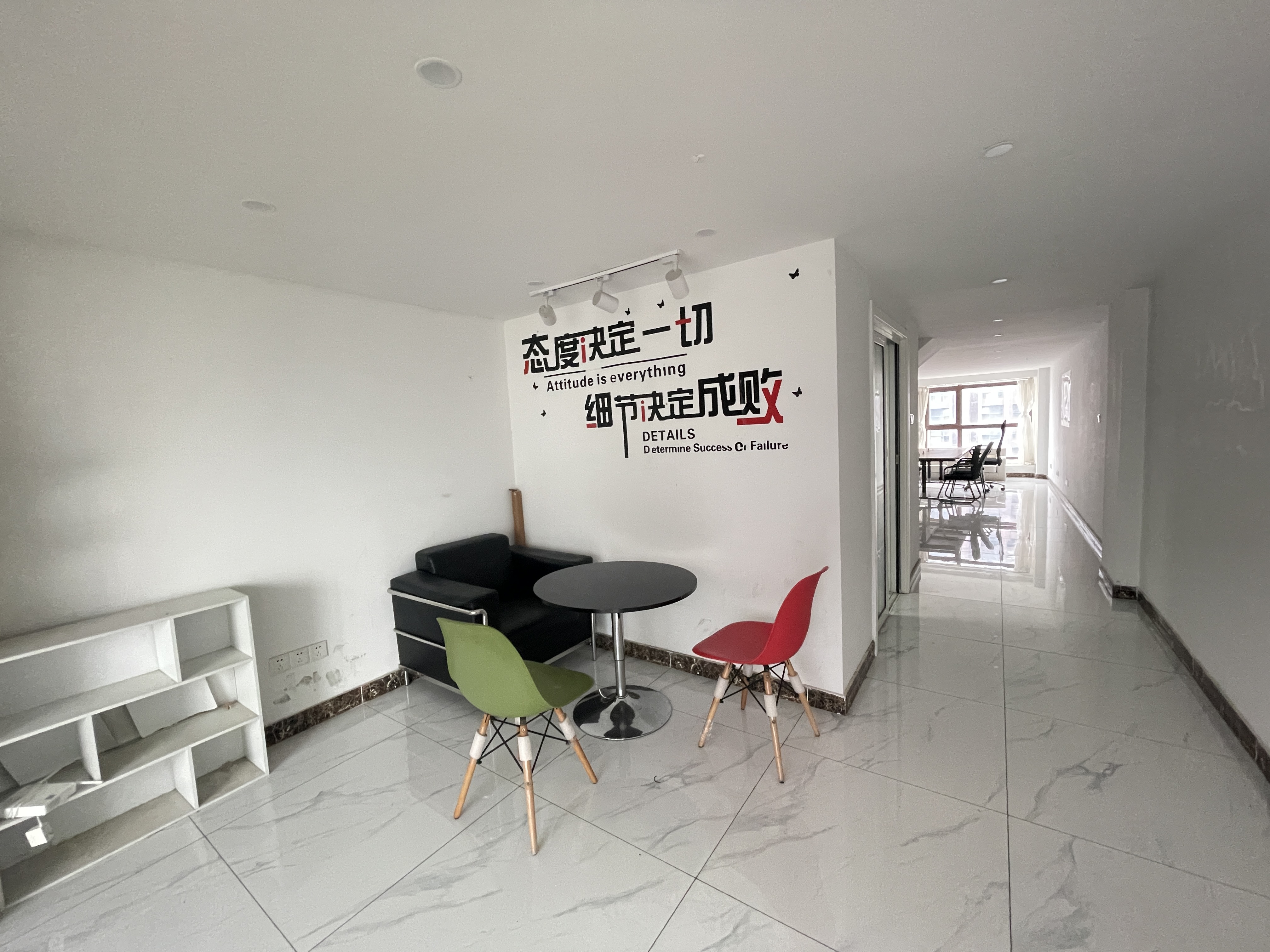 恒隆国际 2室2厅1卫 70m&sup2;