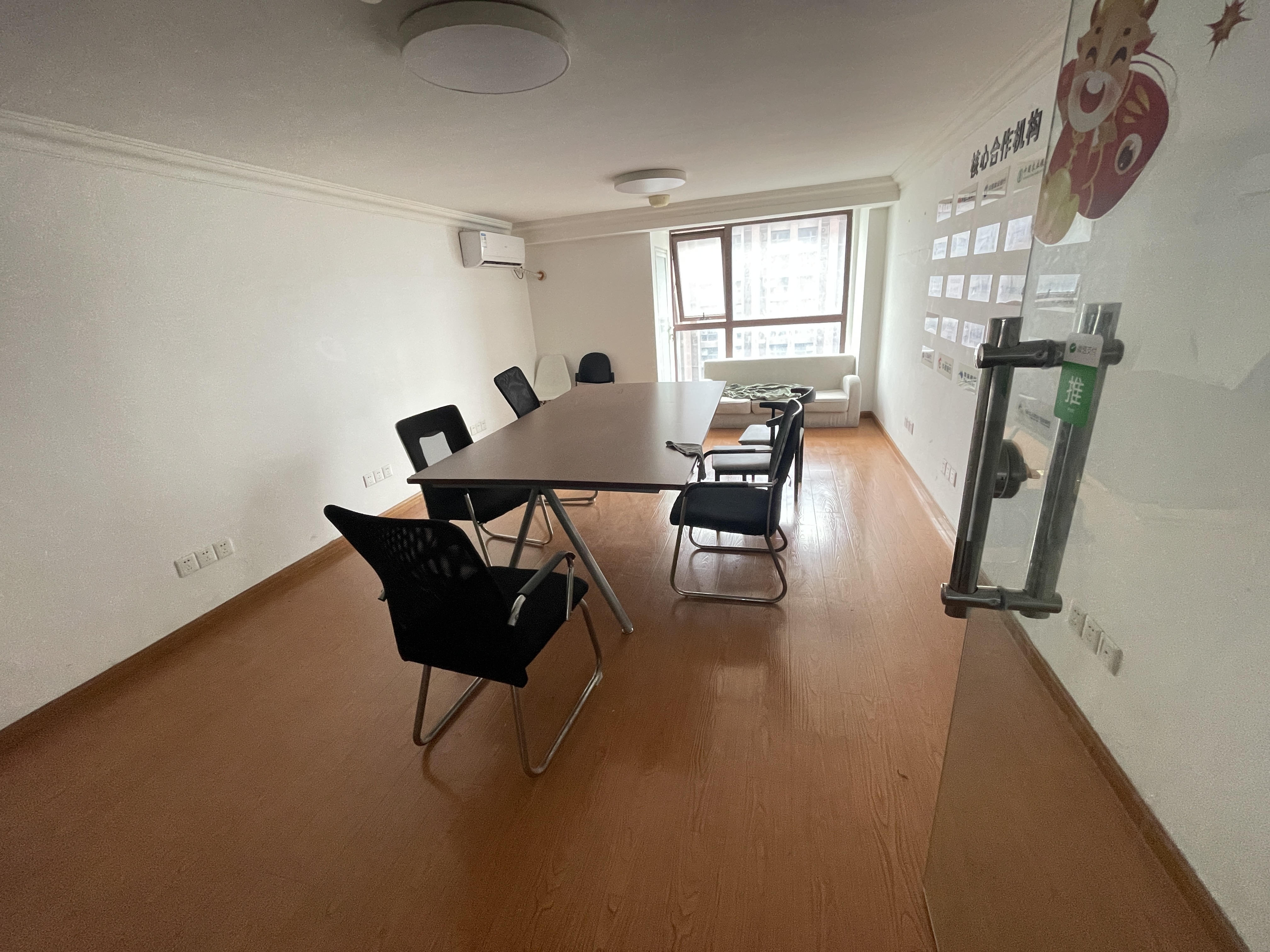 恒隆国际 2室2厅1卫 70m&sup2;