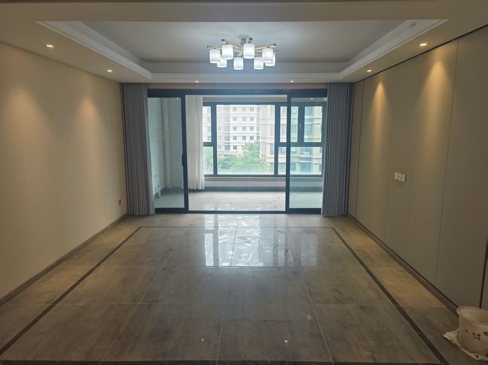 远创樾府 3室2厅2卫 121.00m²
