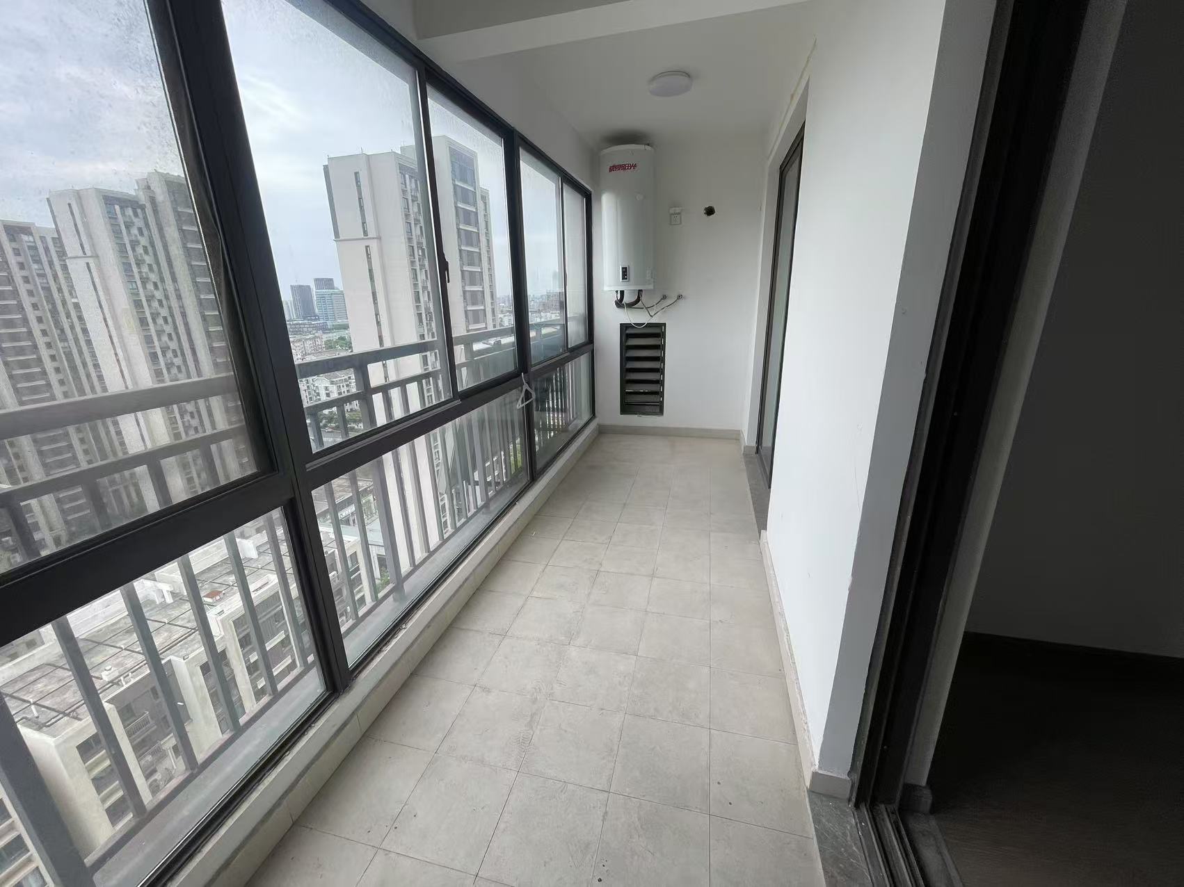 华强国际公馆 3室2厅2卫 133.8m&sup2;
