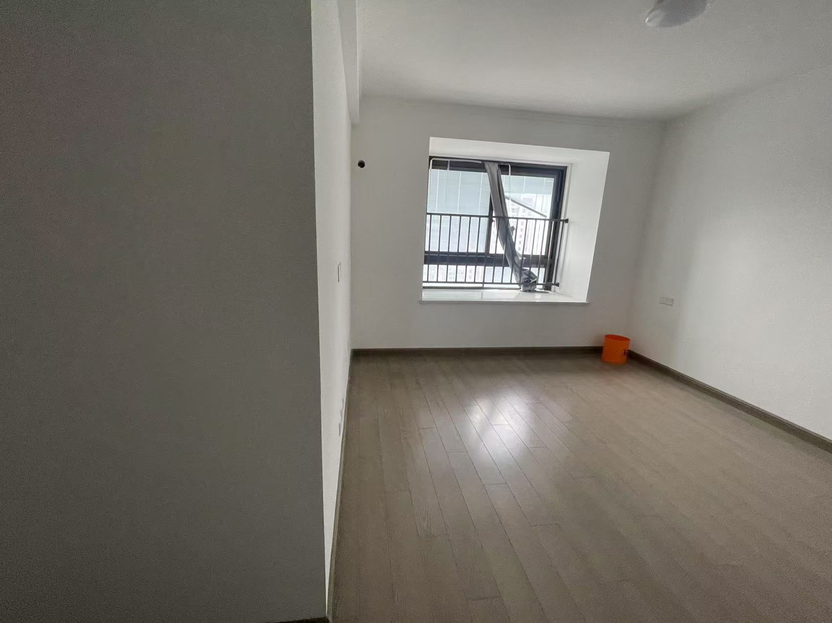 华强国际公馆 3室2厅2卫 133.8m&sup2;