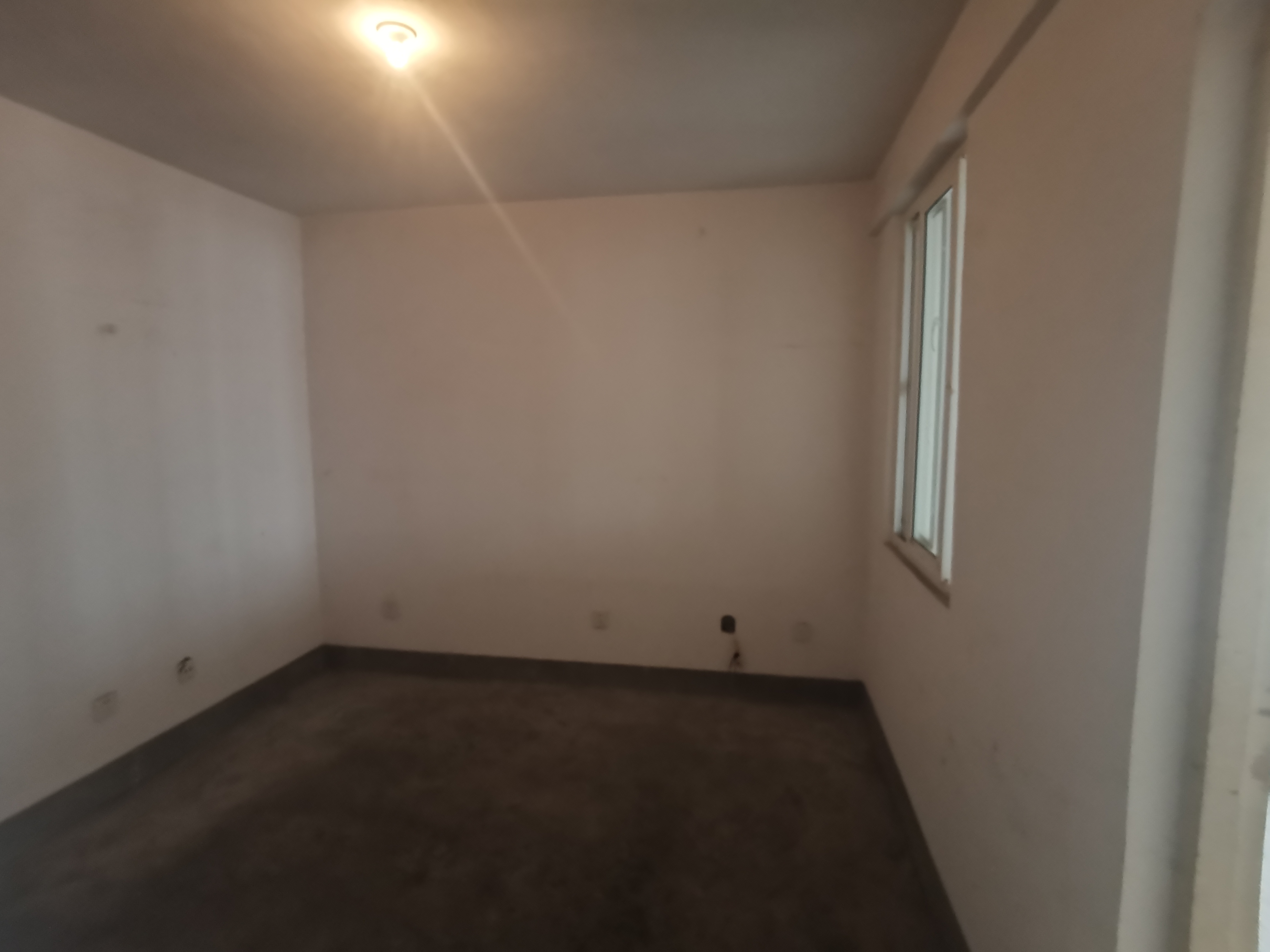跃龙小苑 1室1厅1卫 59.00m²