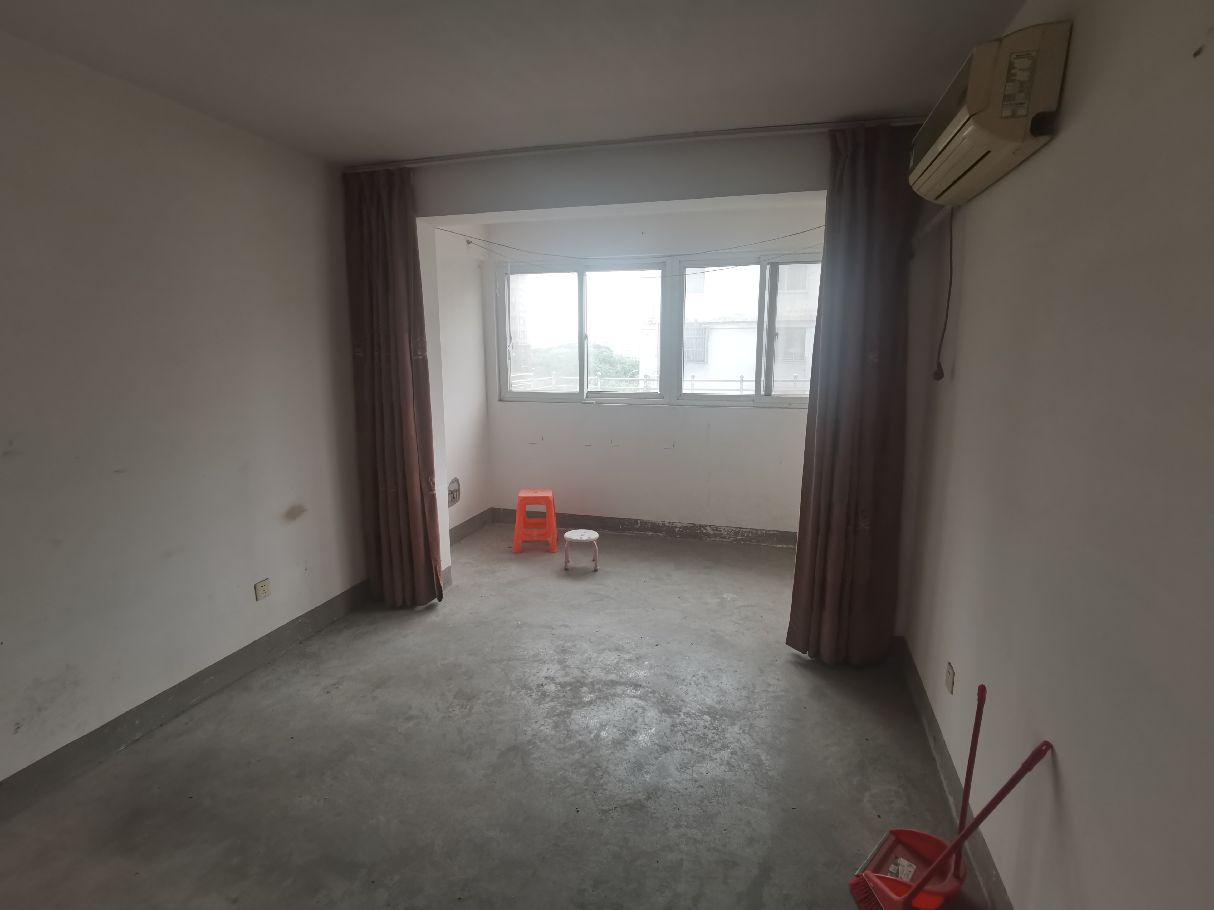跃龙小苑 1室1厅1卫 48.5m&sup2;
