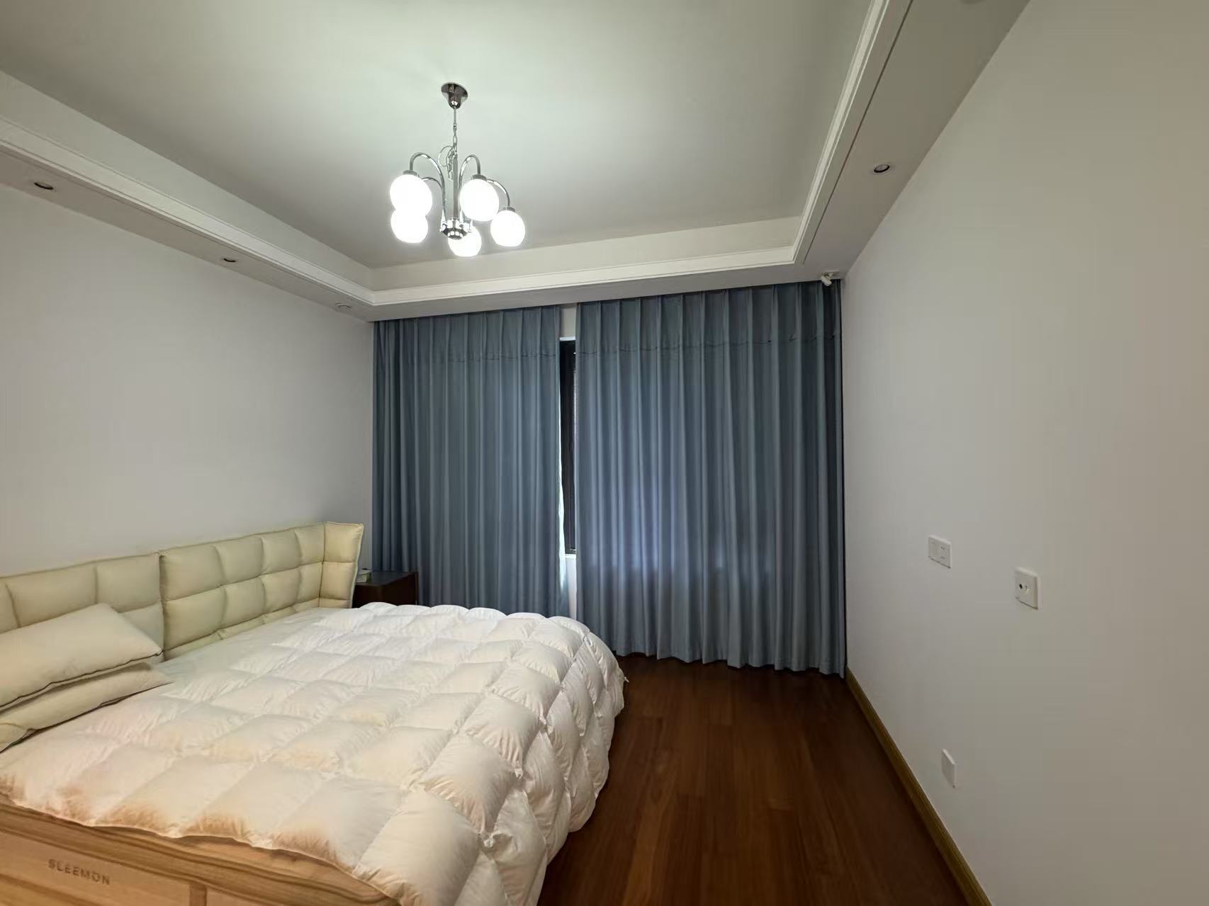 万濠瑜园 4室2厅2卫 220m&sup2;