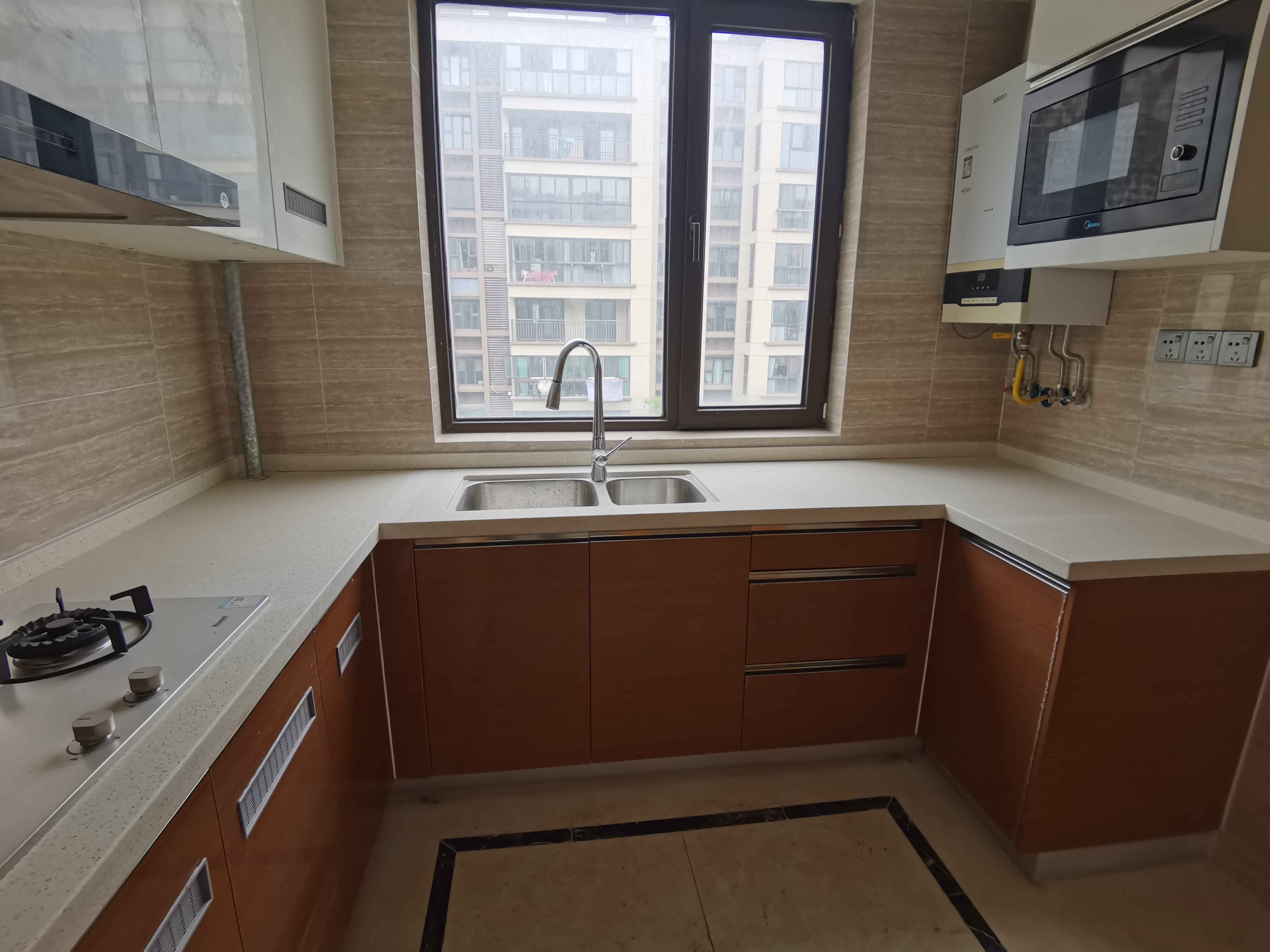 富力院士廷 4室2厅2卫 140m&sup2;