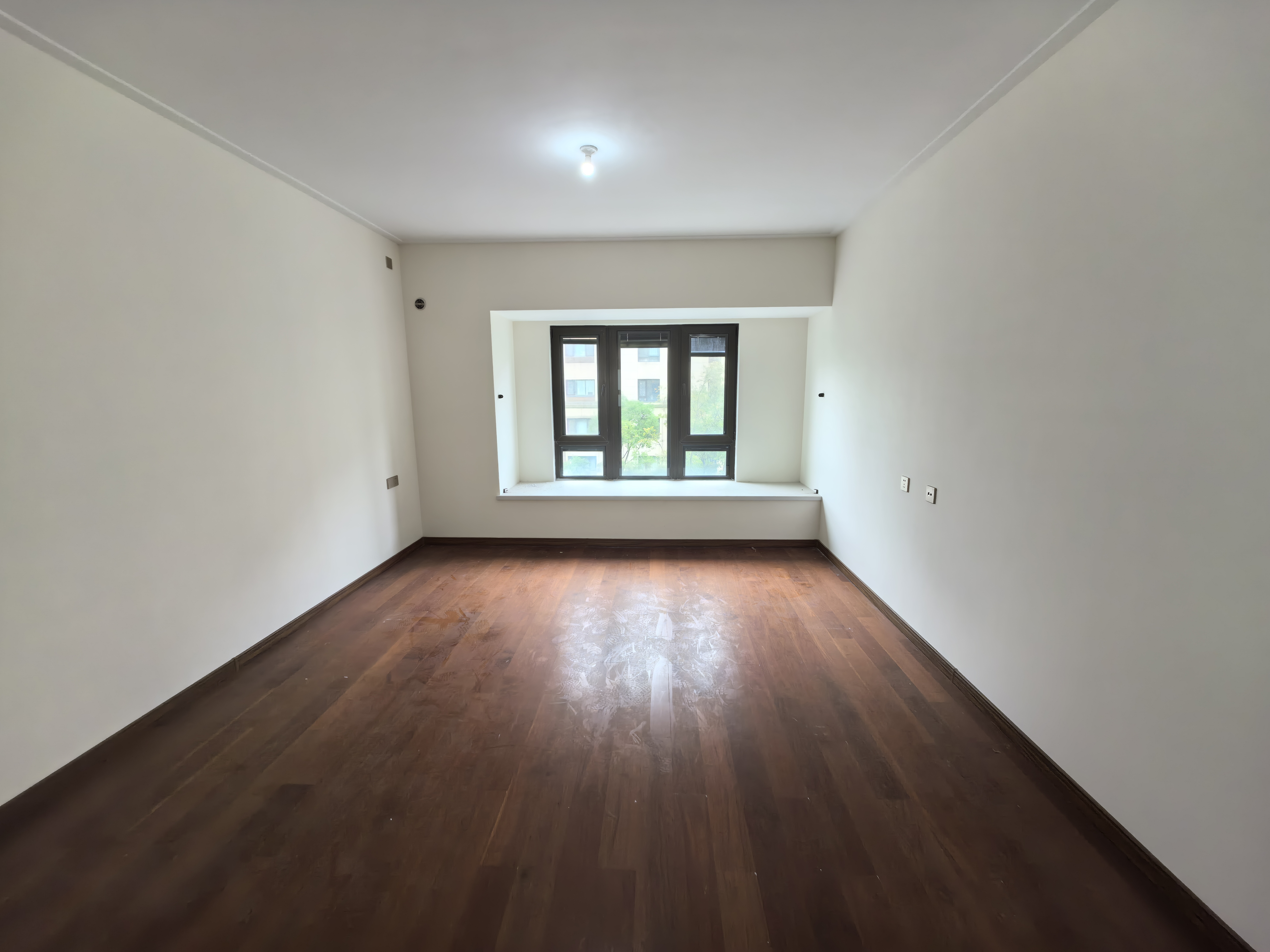 中南万科大都会 4室2厅2卫 165m&sup2;