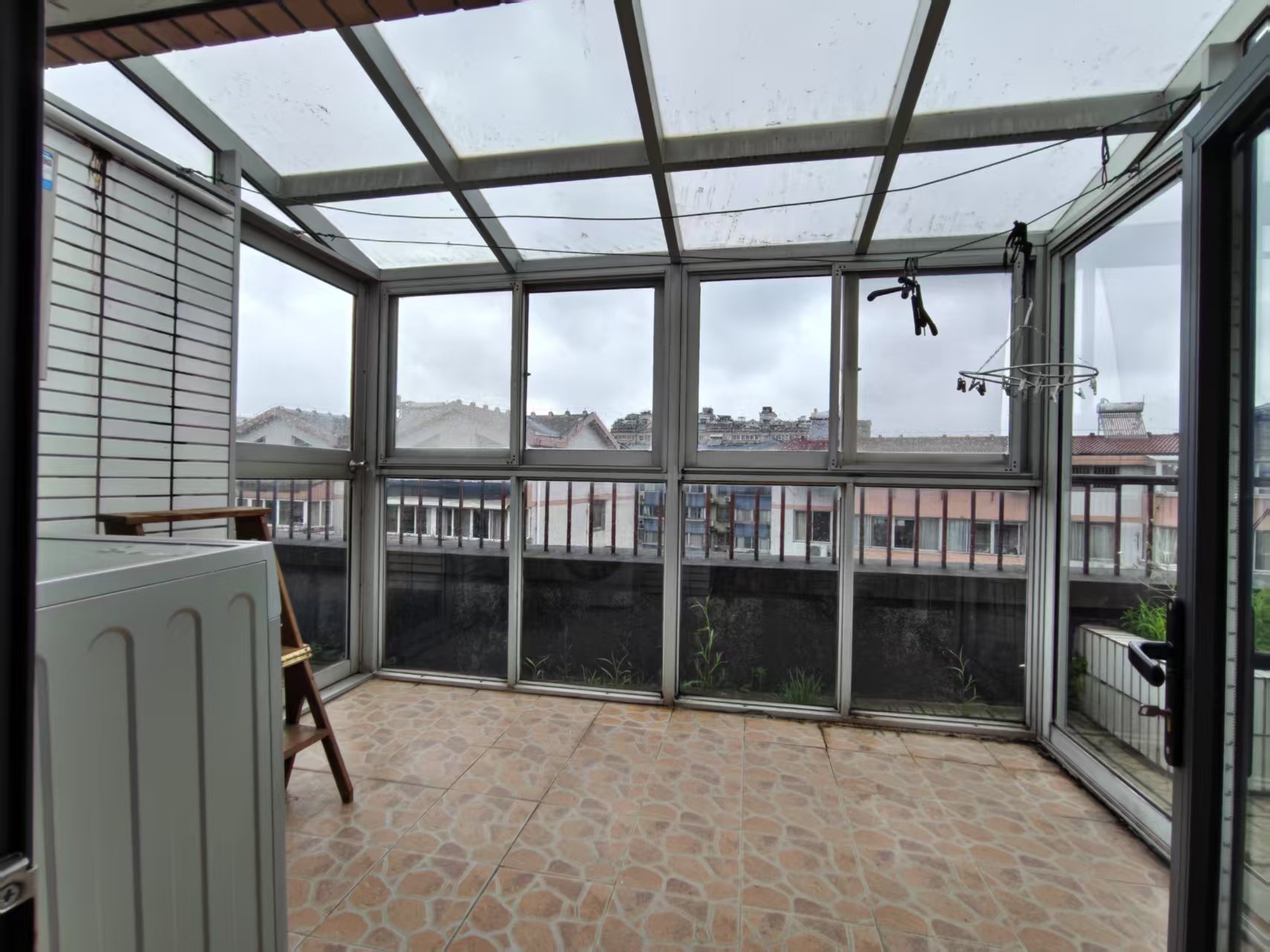 华侨花苑 4室2厅1卫 100m&sup2;