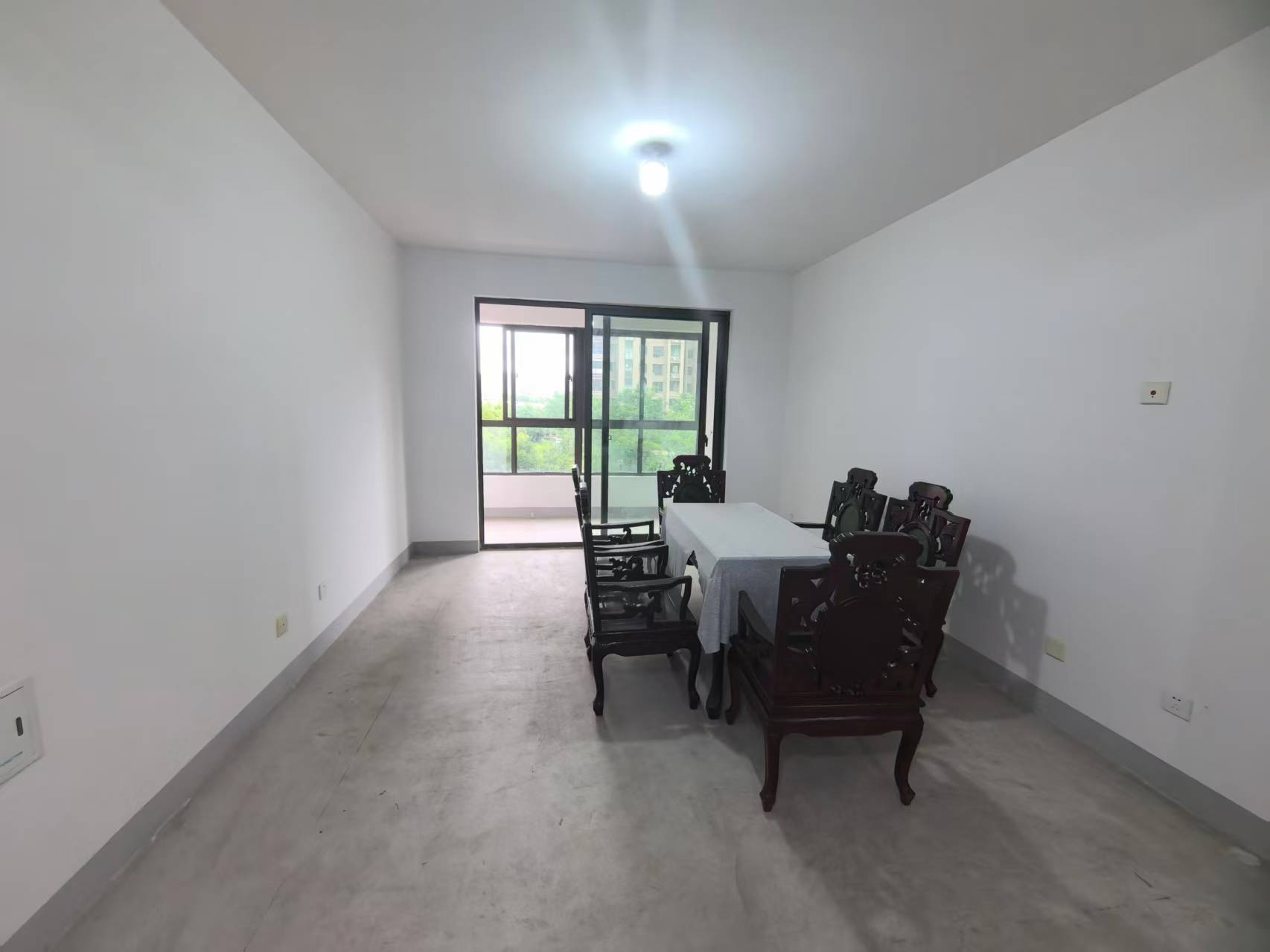 同和嘉苑东区 3室2厅2卫 136m&sup2;