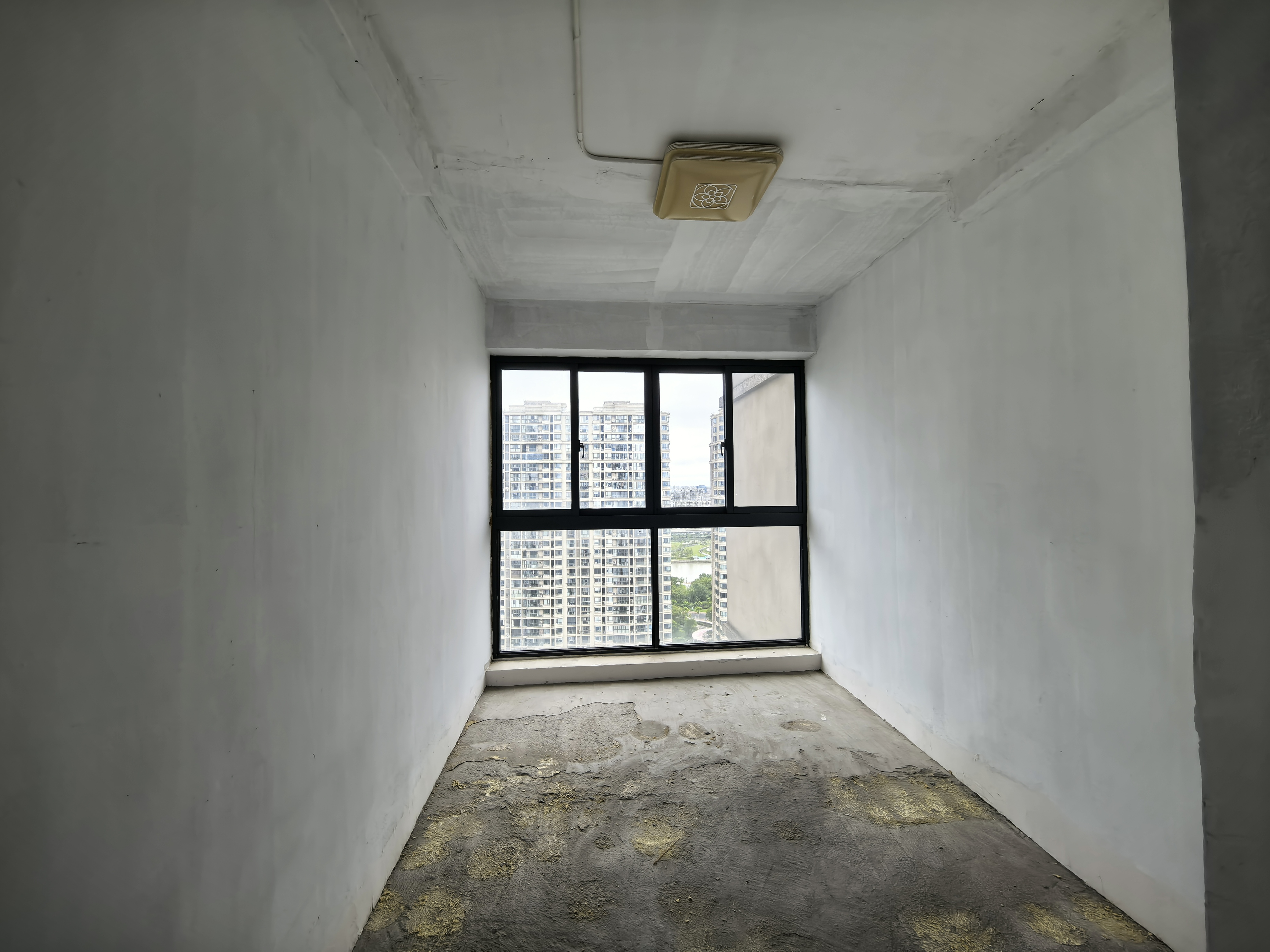 富都豪园 4室2厅2卫 121.00m&sup2;