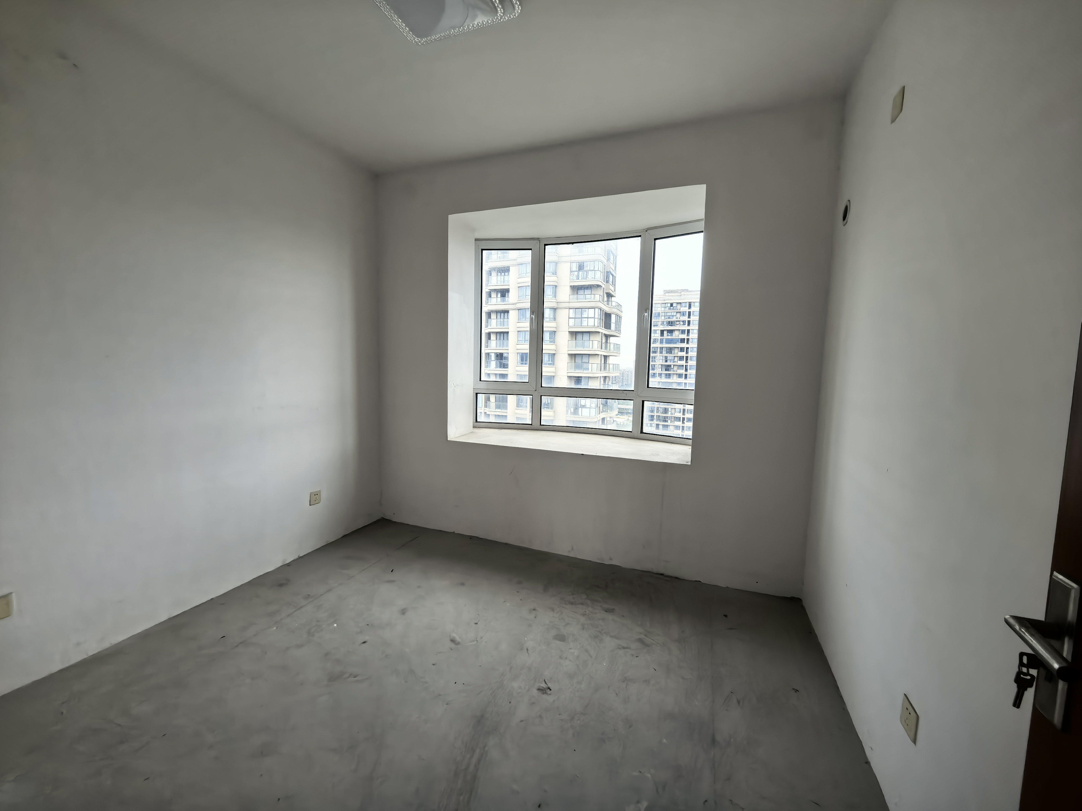 富都豪园 4室2厅2卫 121.00m&sup2;