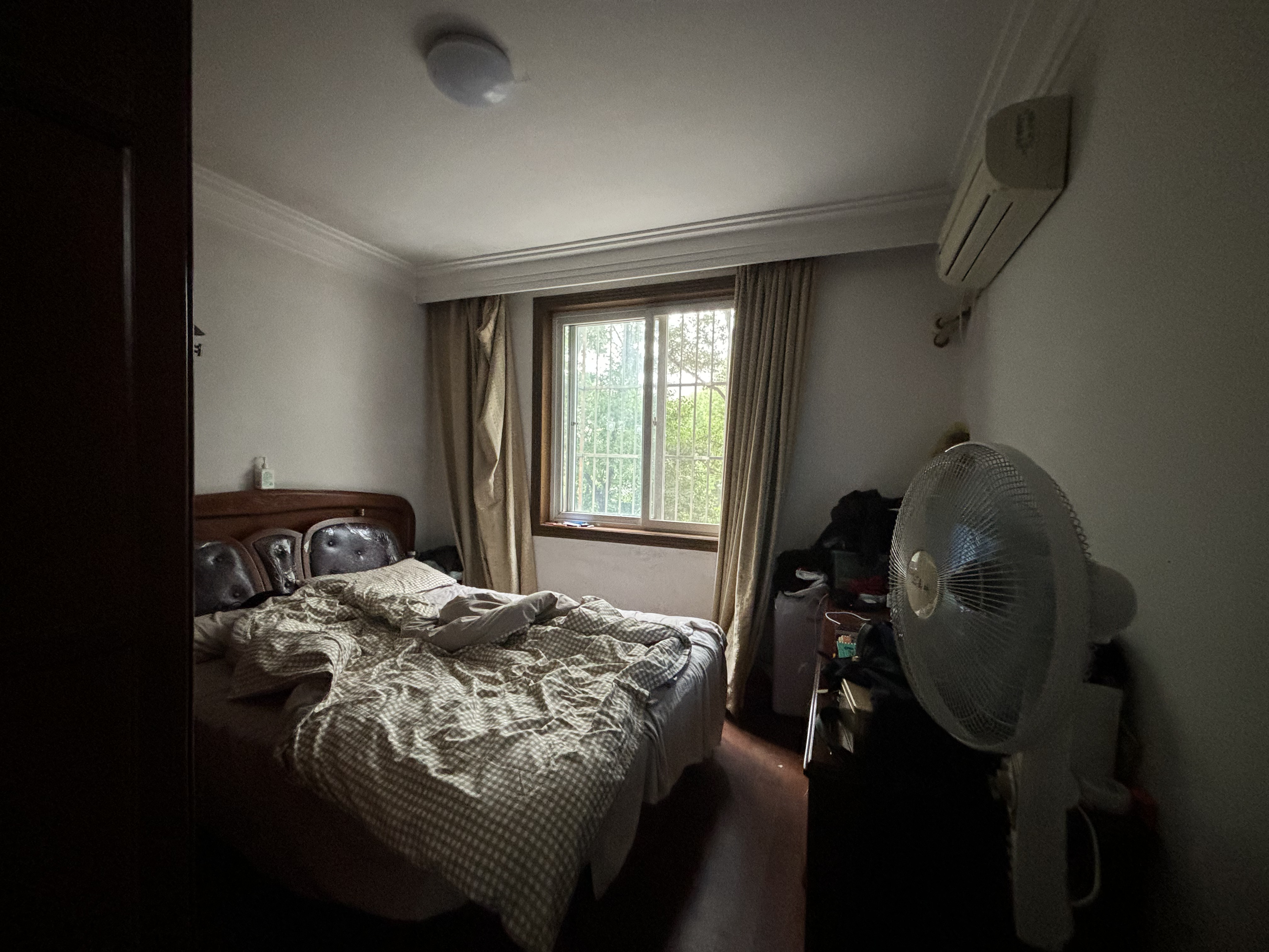 苏东花苑 4室2厅2卫 132.5m&sup2;