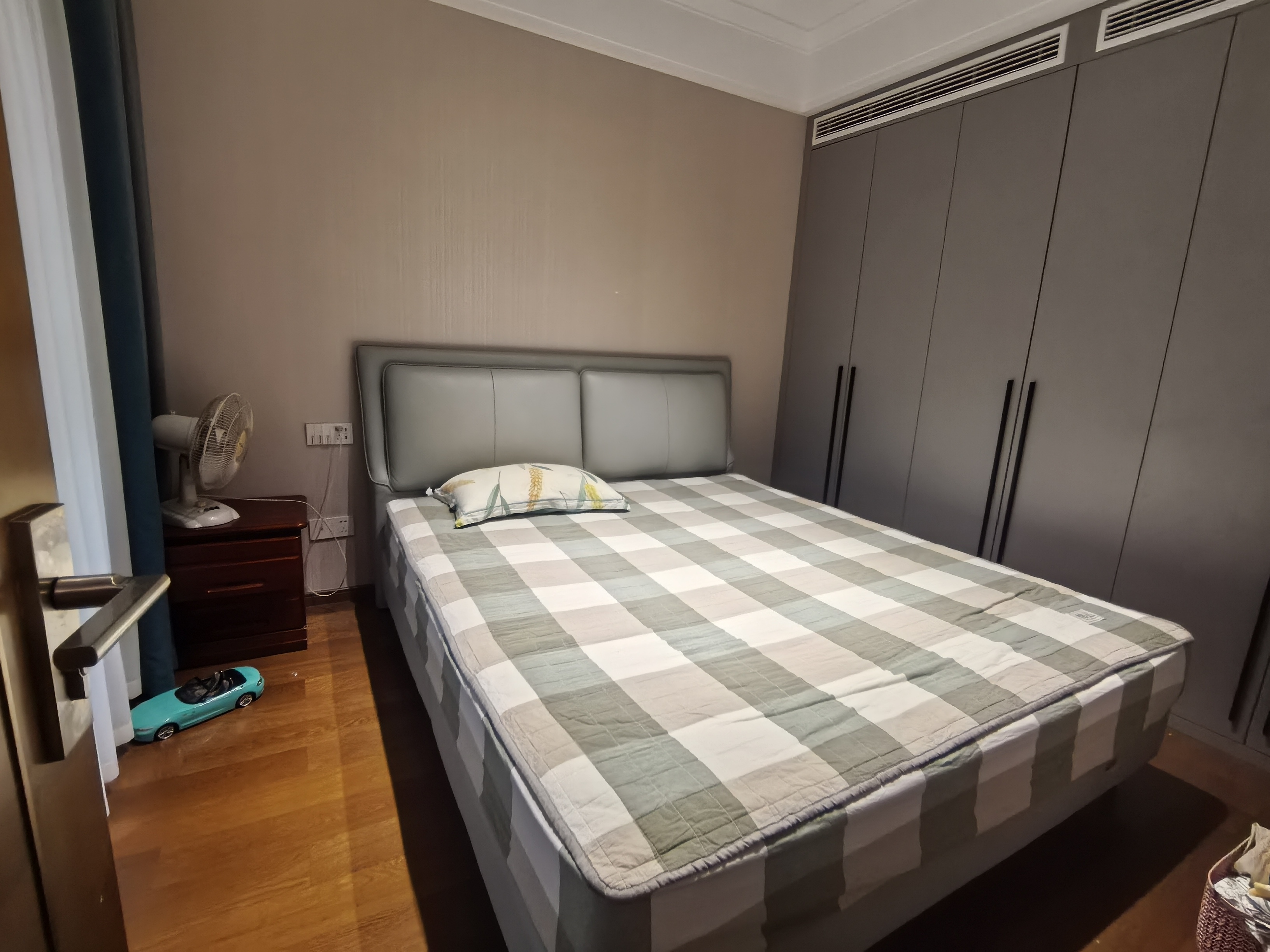 兰园 3室2厅2卫 133m&sup2;
