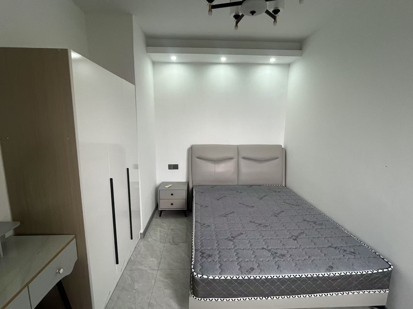 外滩花苑 2室1厅1卫 92m&sup2;