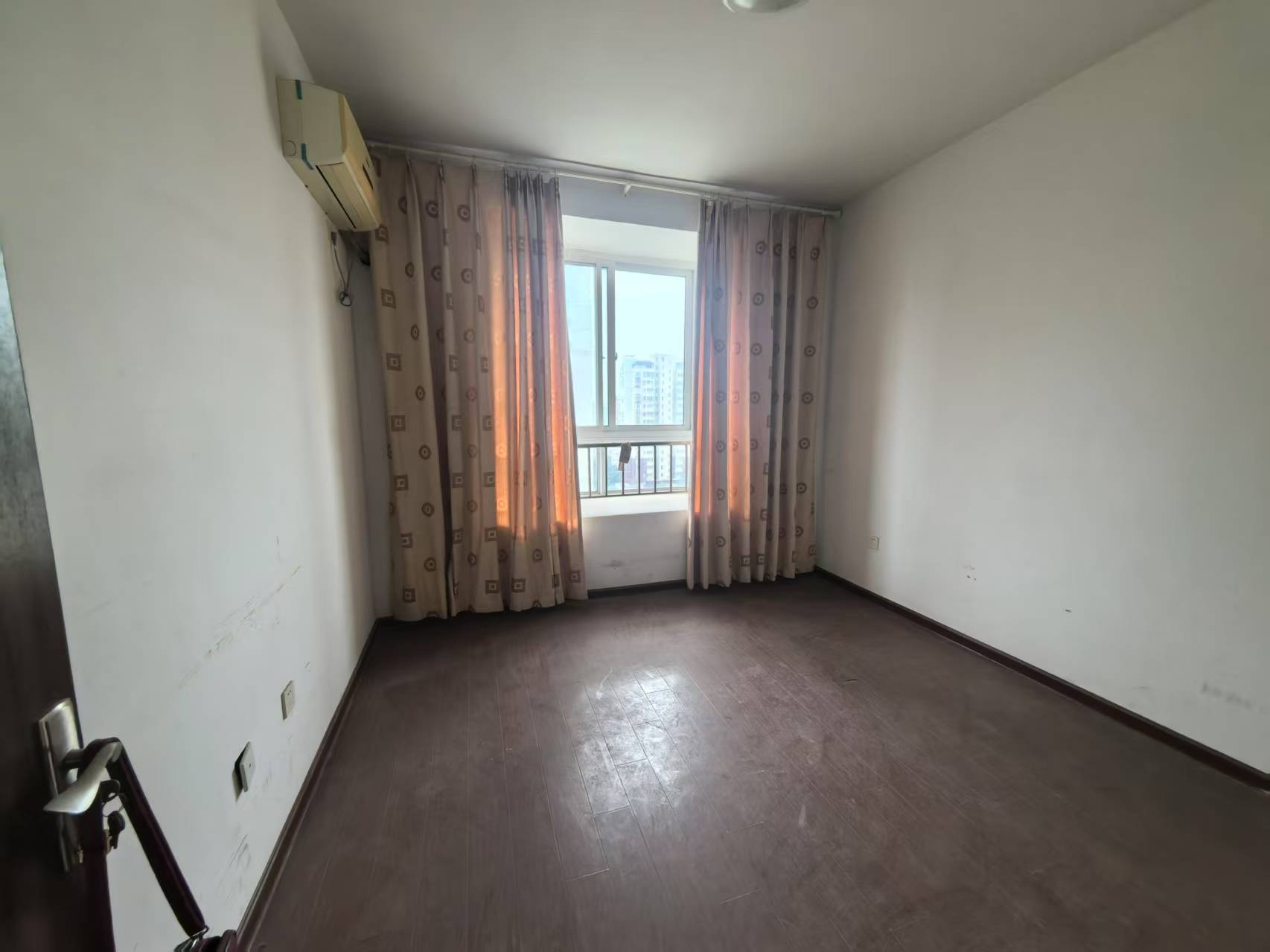 天晖苑 2室2厅1卫 77m&sup2;