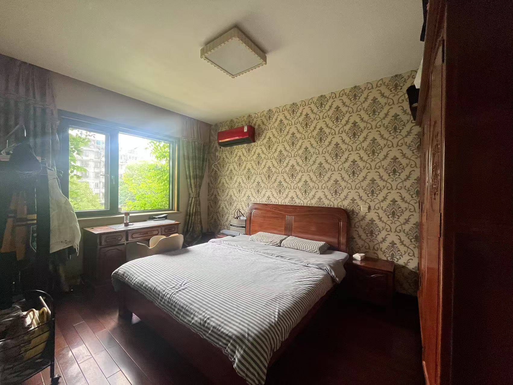 城南小苑 5室2厅2卫 241.00m&sup2;
