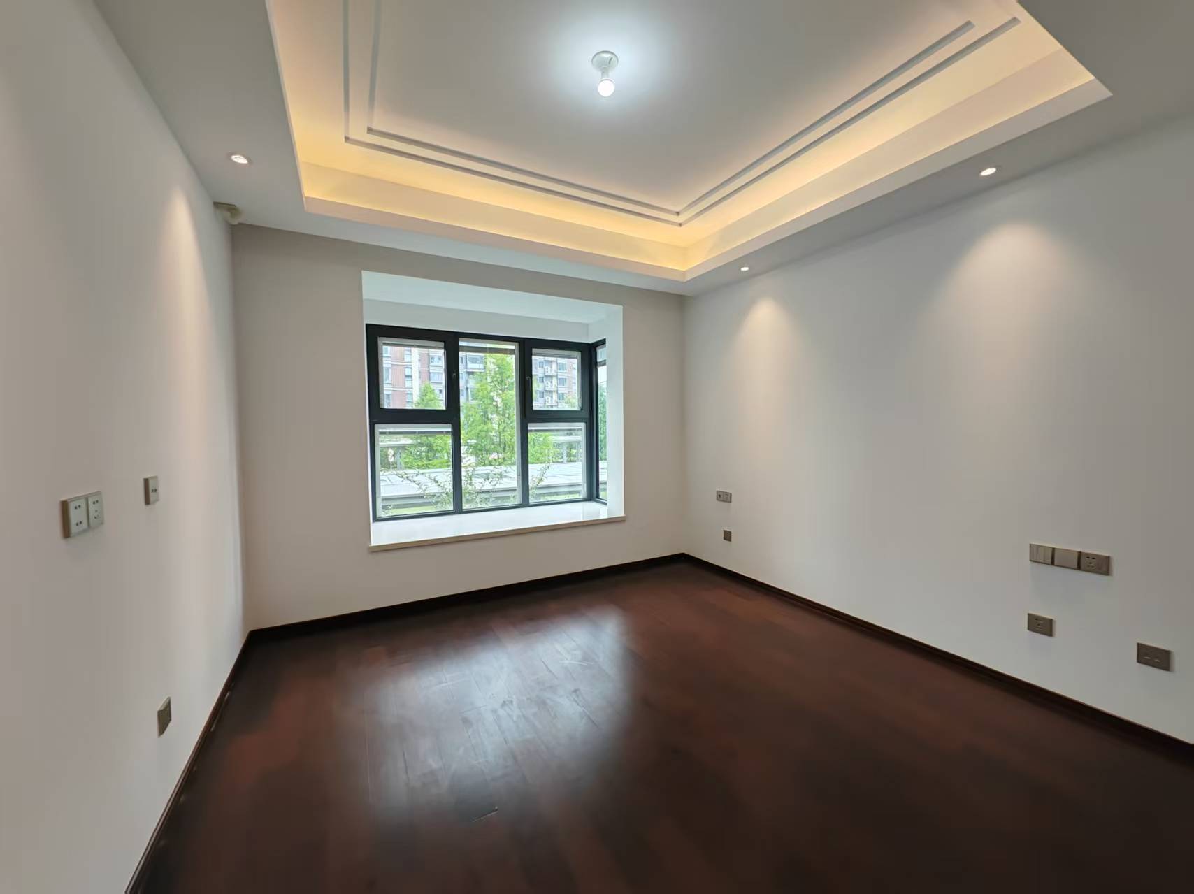 春江阅 4室2厅2卫 143m&sup2;