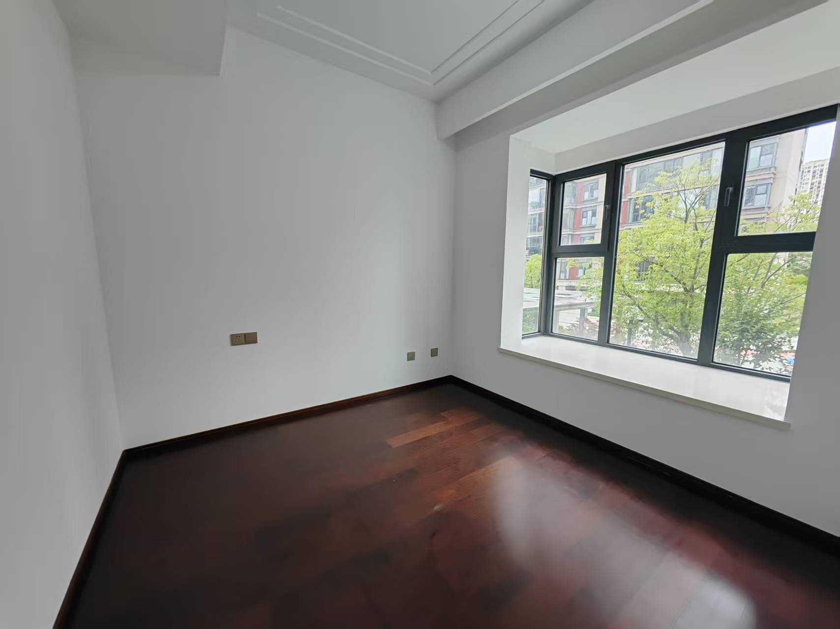 春江阅 4室2厅2卫 143m&sup2;