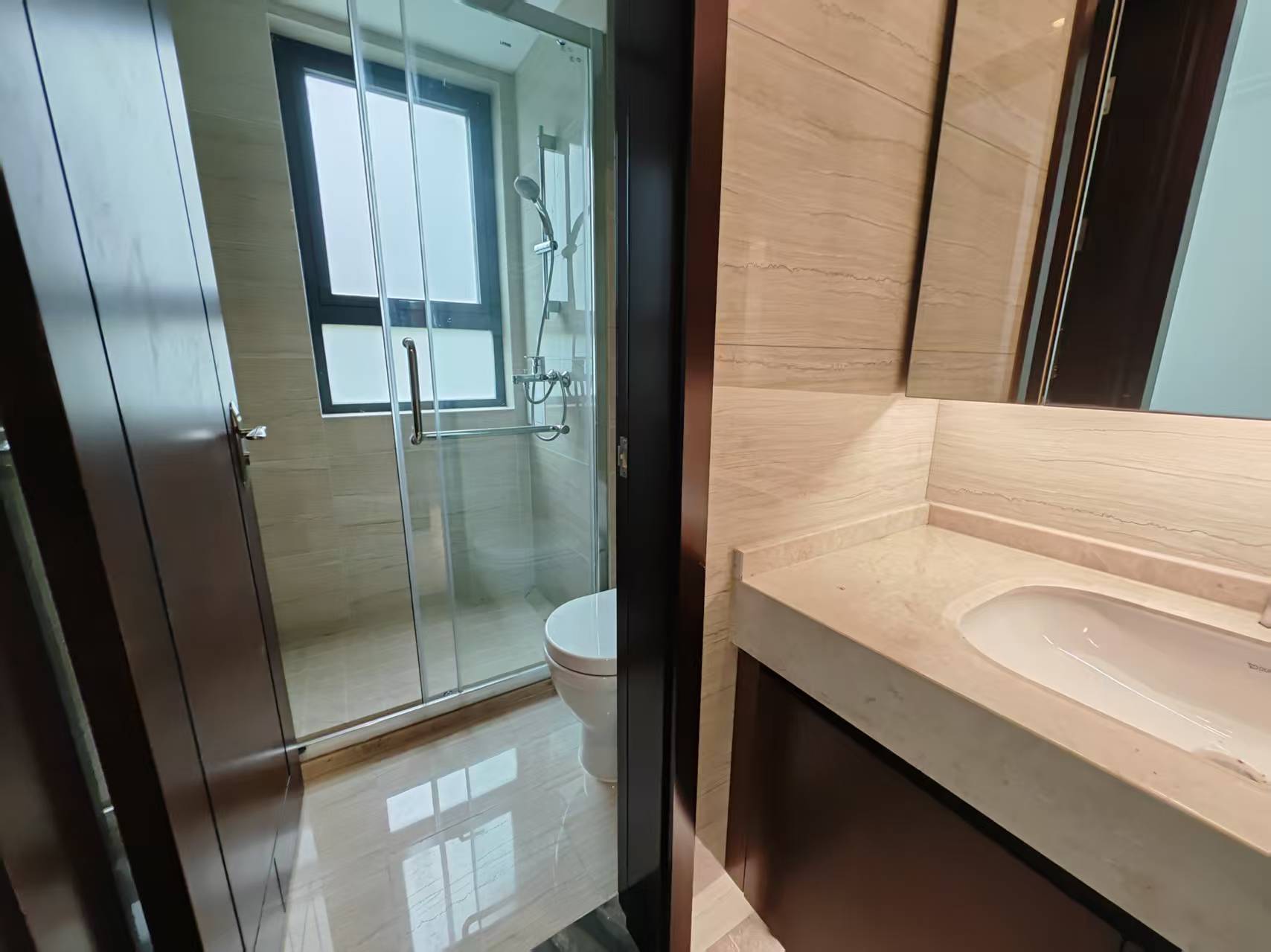 春江阅 4室2厅2卫 143m&sup2;