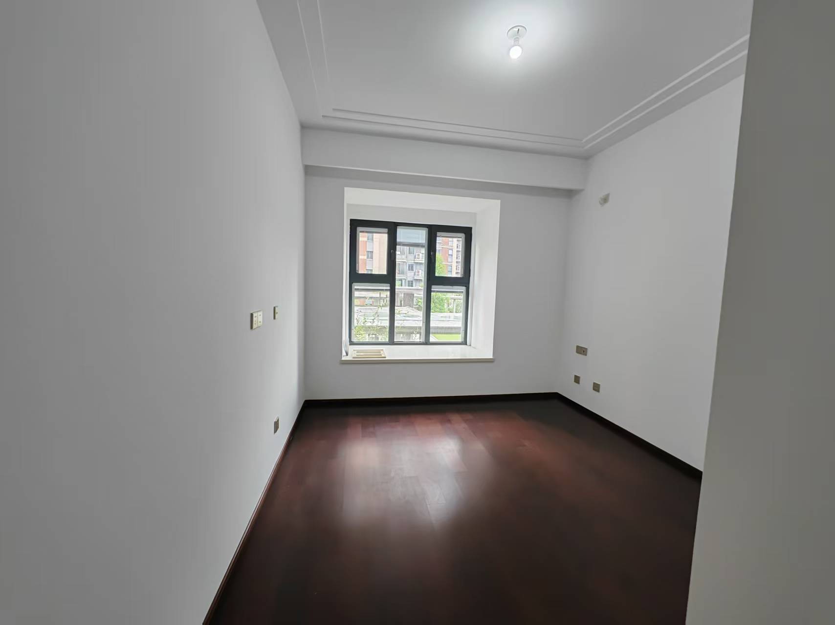 春江阅 4室2厅2卫 143m&sup2;