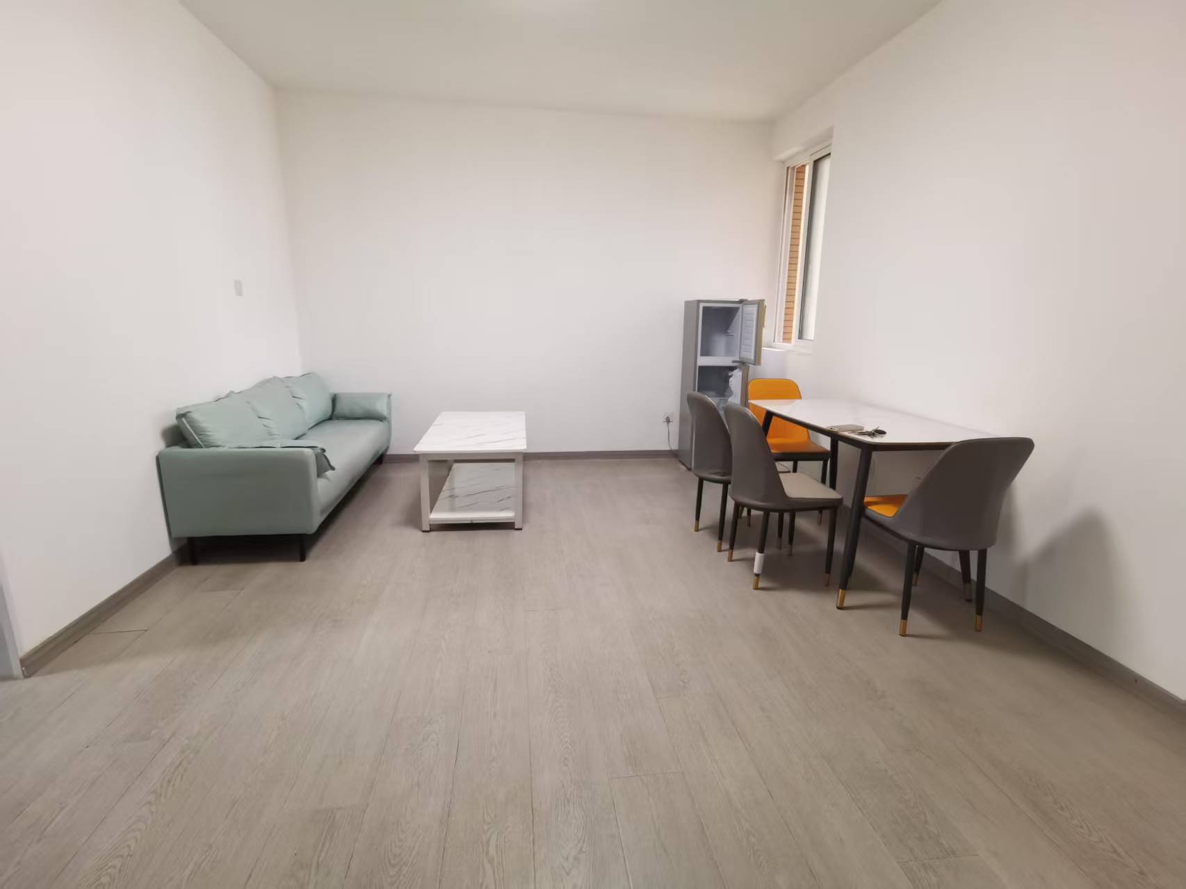 源兴花苑南区 1室1厅1卫 68m²