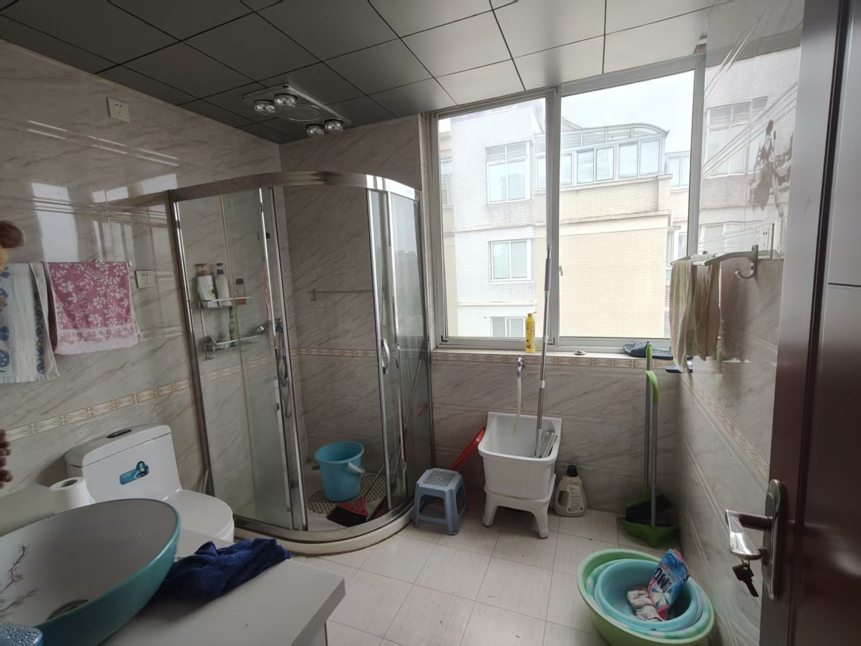 天霞苑 2室2厅2卫 140.00m&sup2;