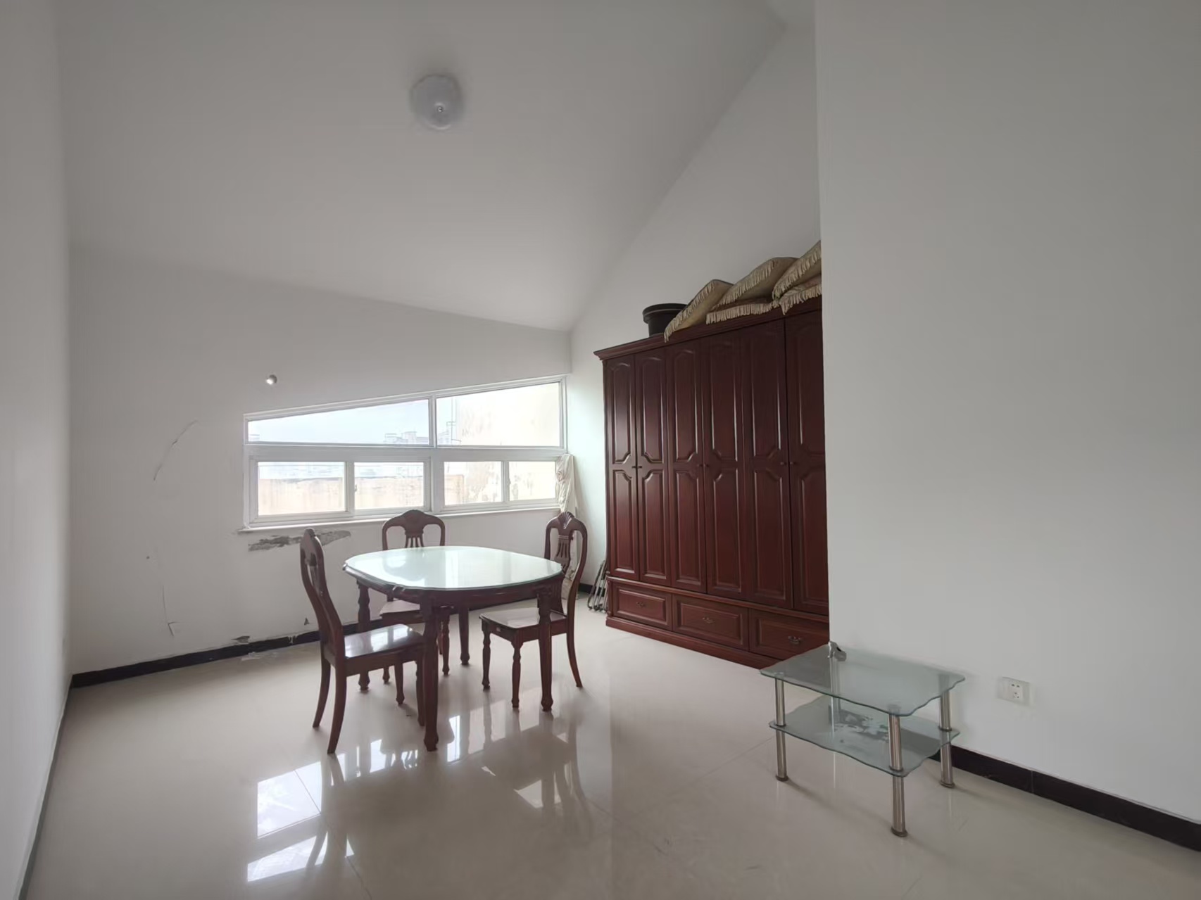 天霞苑 2室2厅2卫 140.00m&sup2;