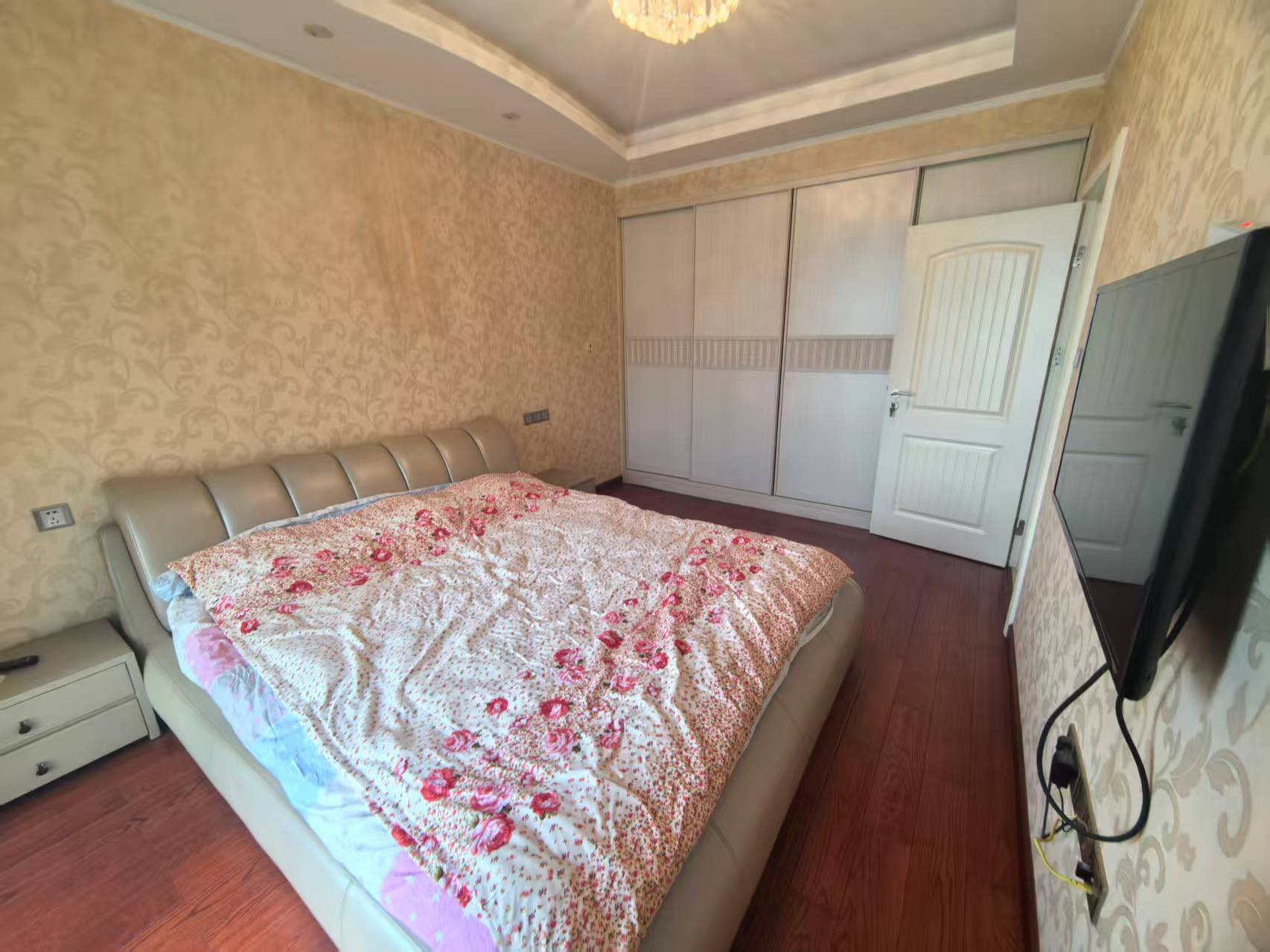 恒盛豪庭 2室2厅1卫 95m&sup2;