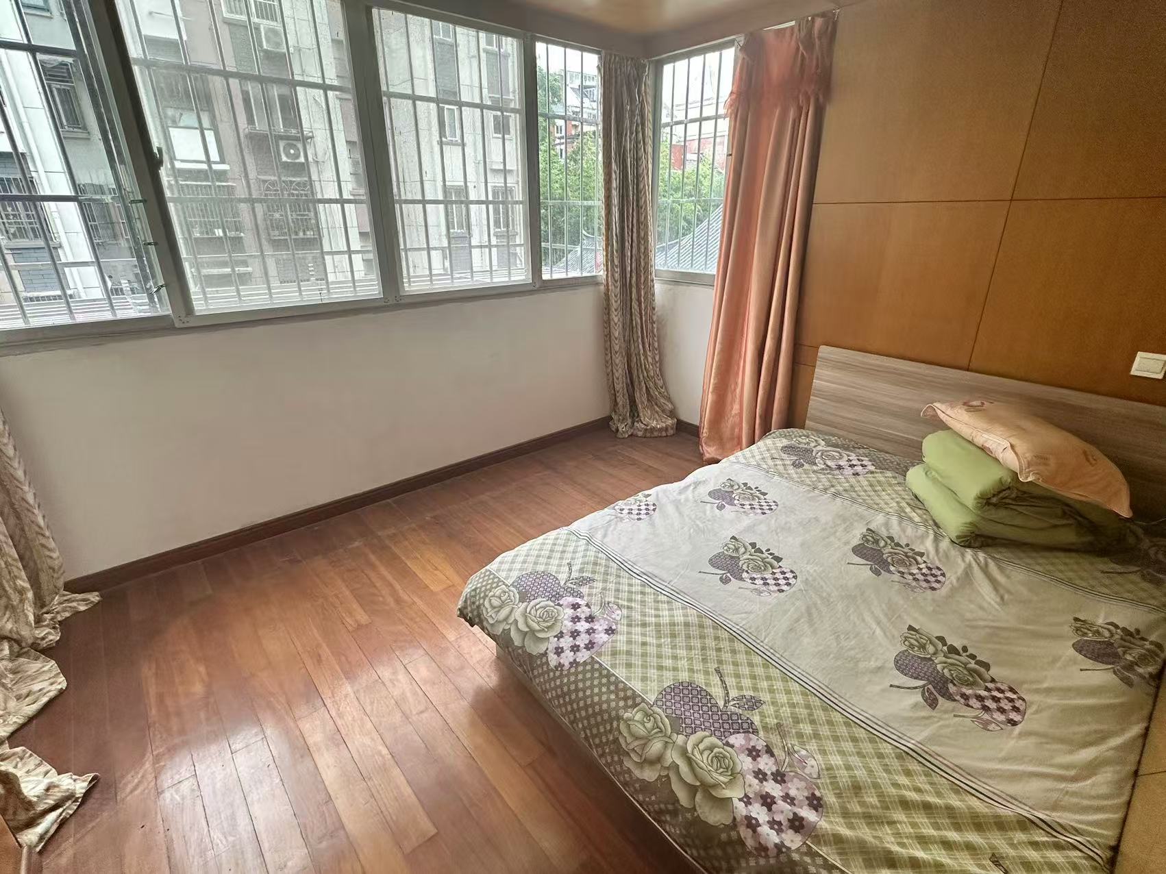 湾子头新寓 4室2厅2卫 138.00m&sup2;