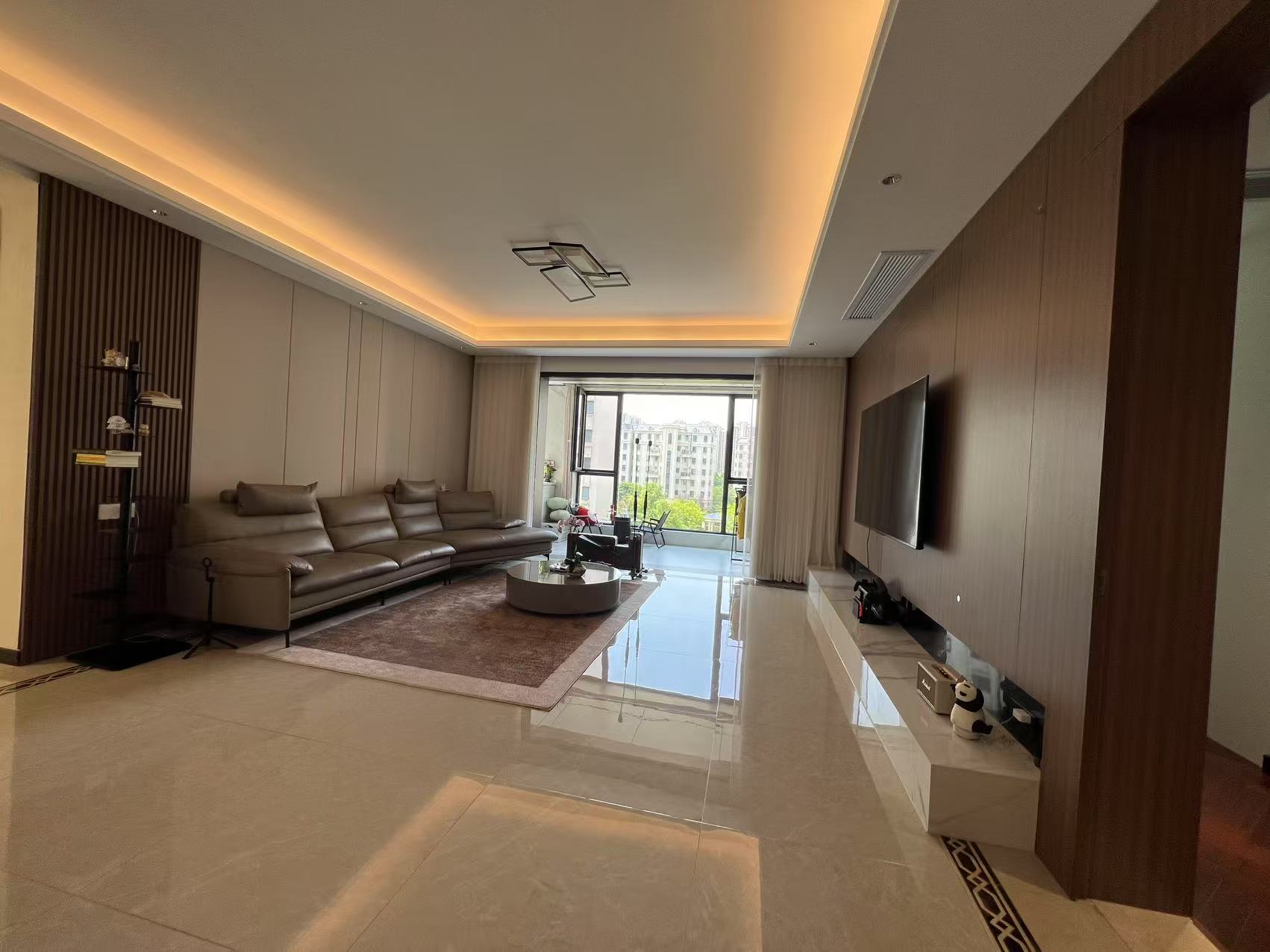 中海铂樾府 4室2厅3卫 175m²