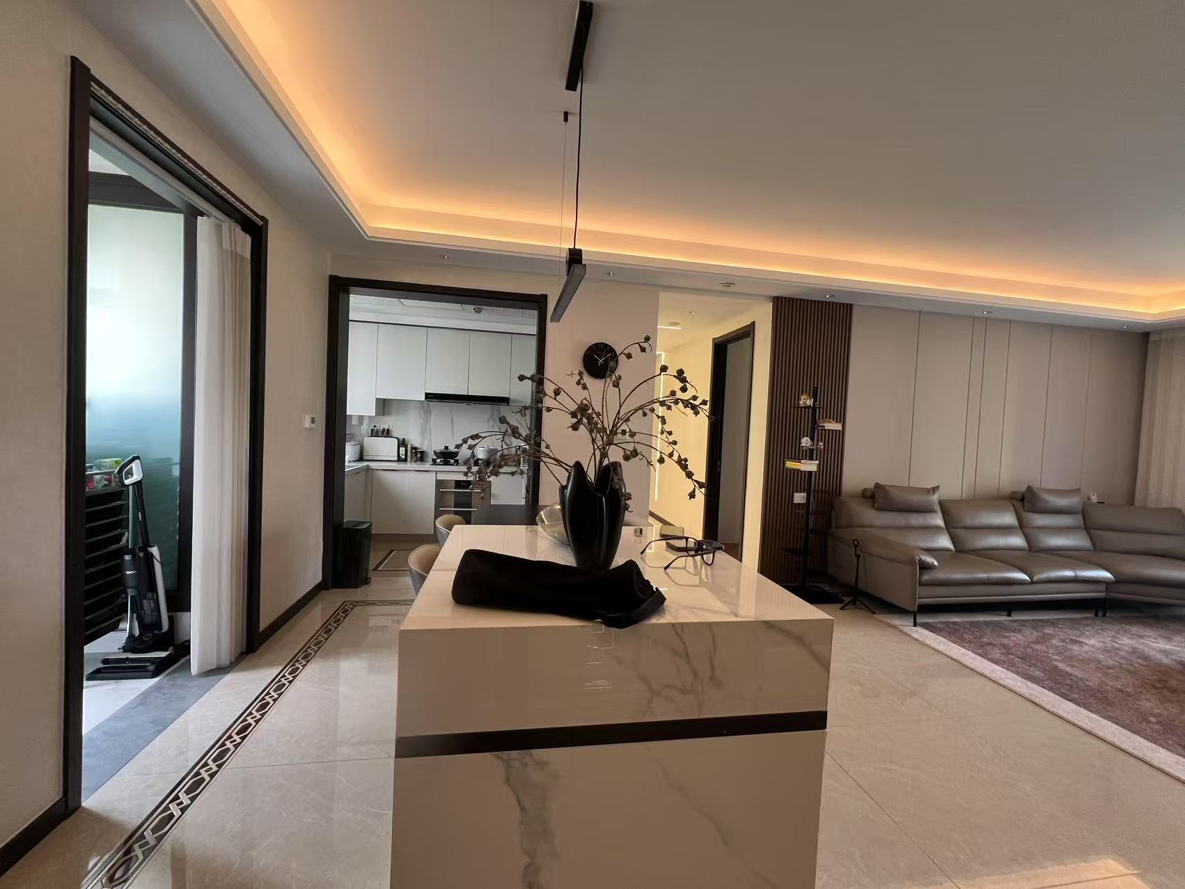 中海铂樾府 4室2厅3卫 175m&sup2;