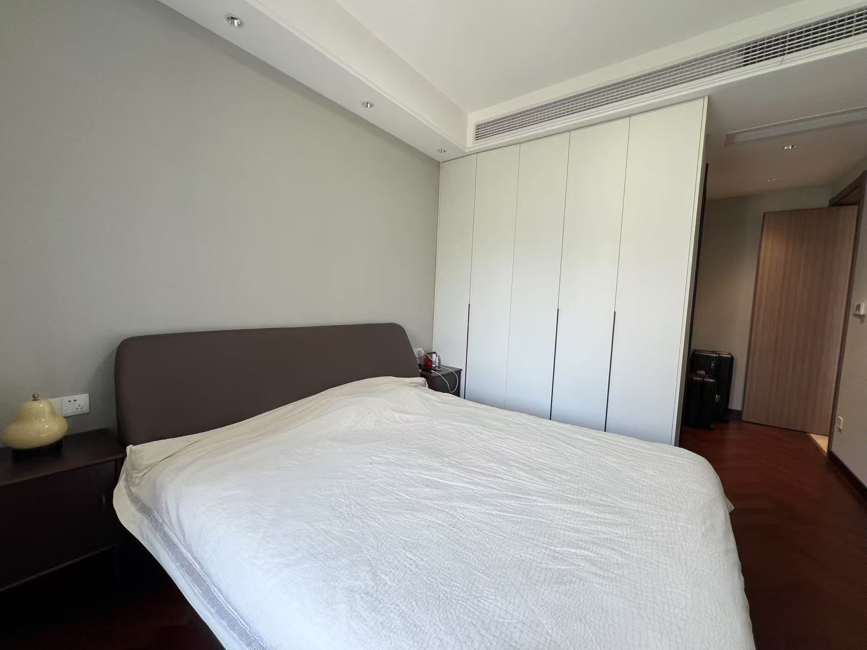 中海铂樾府 4室2厅3卫 175m&sup2;
