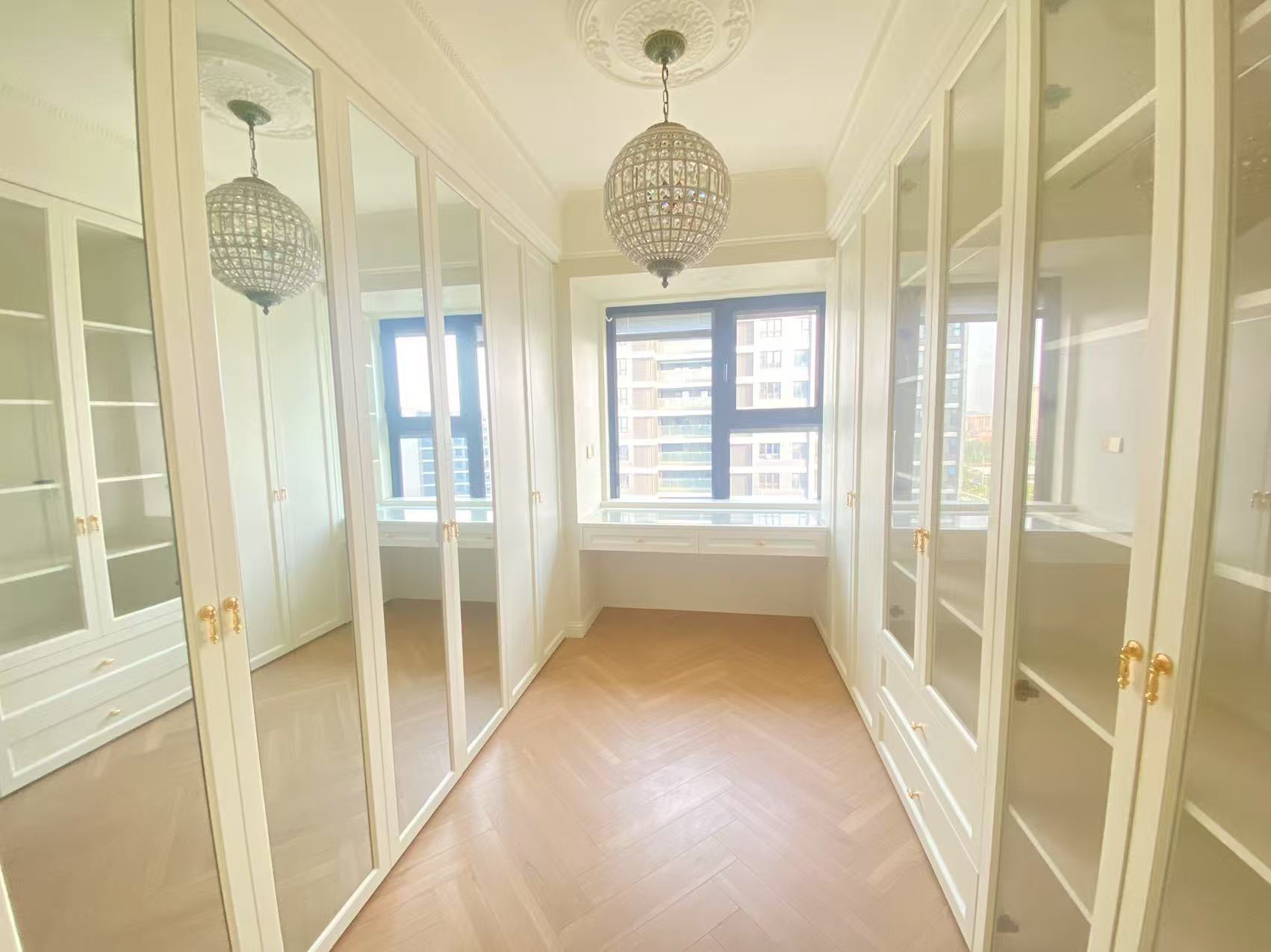 滨江道江园 4室2厅2卫 143m&sup2;