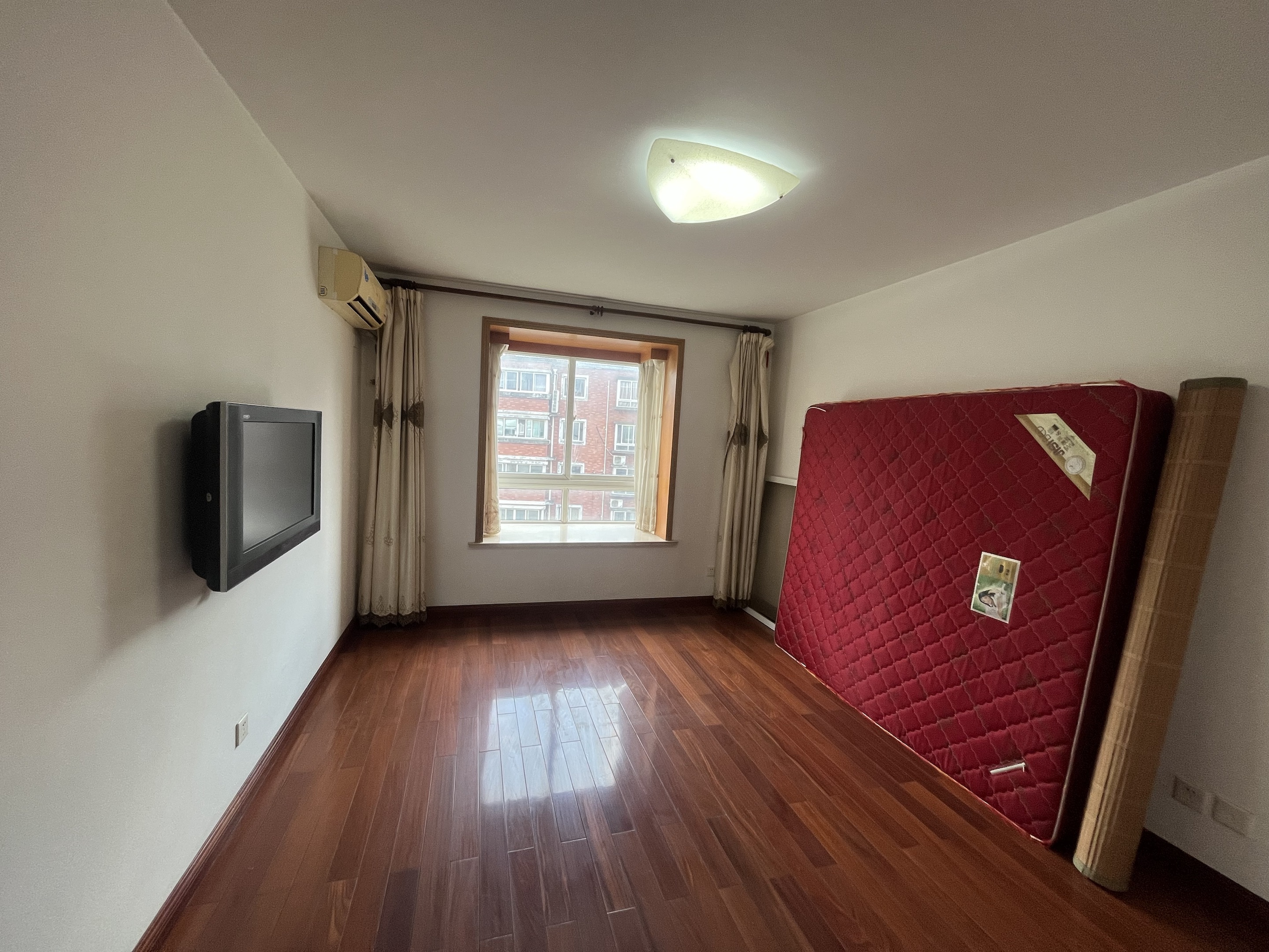 南川园小区 4室2厅2卫 149m&sup2;