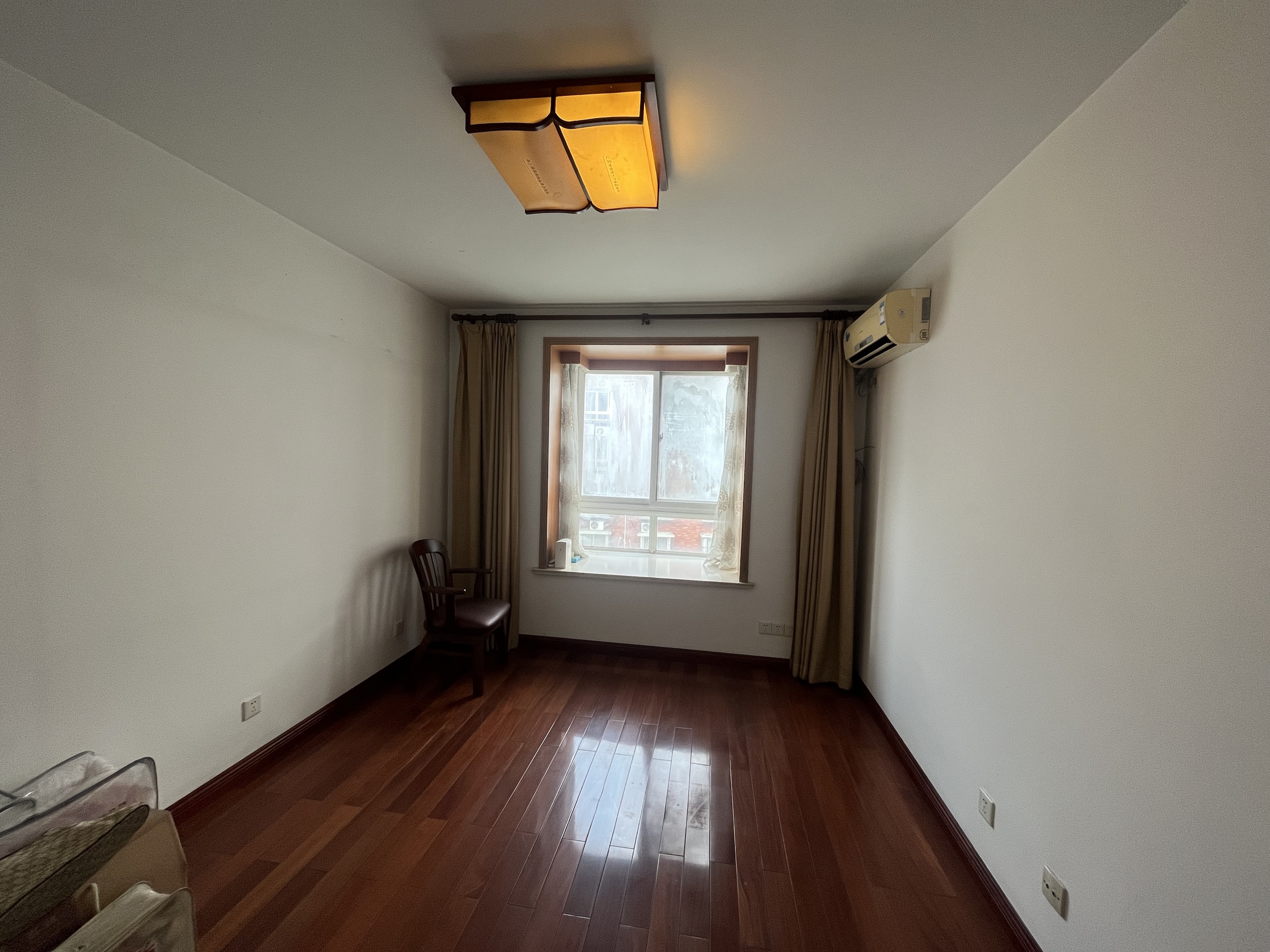 南川园小区 4室2厅2卫 149m&sup2;
