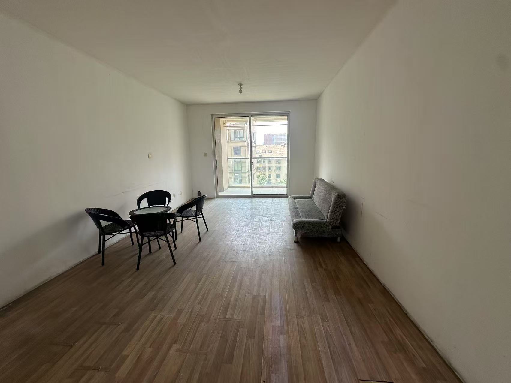 未来锦城 3室2厅1卫 110m&sup2;