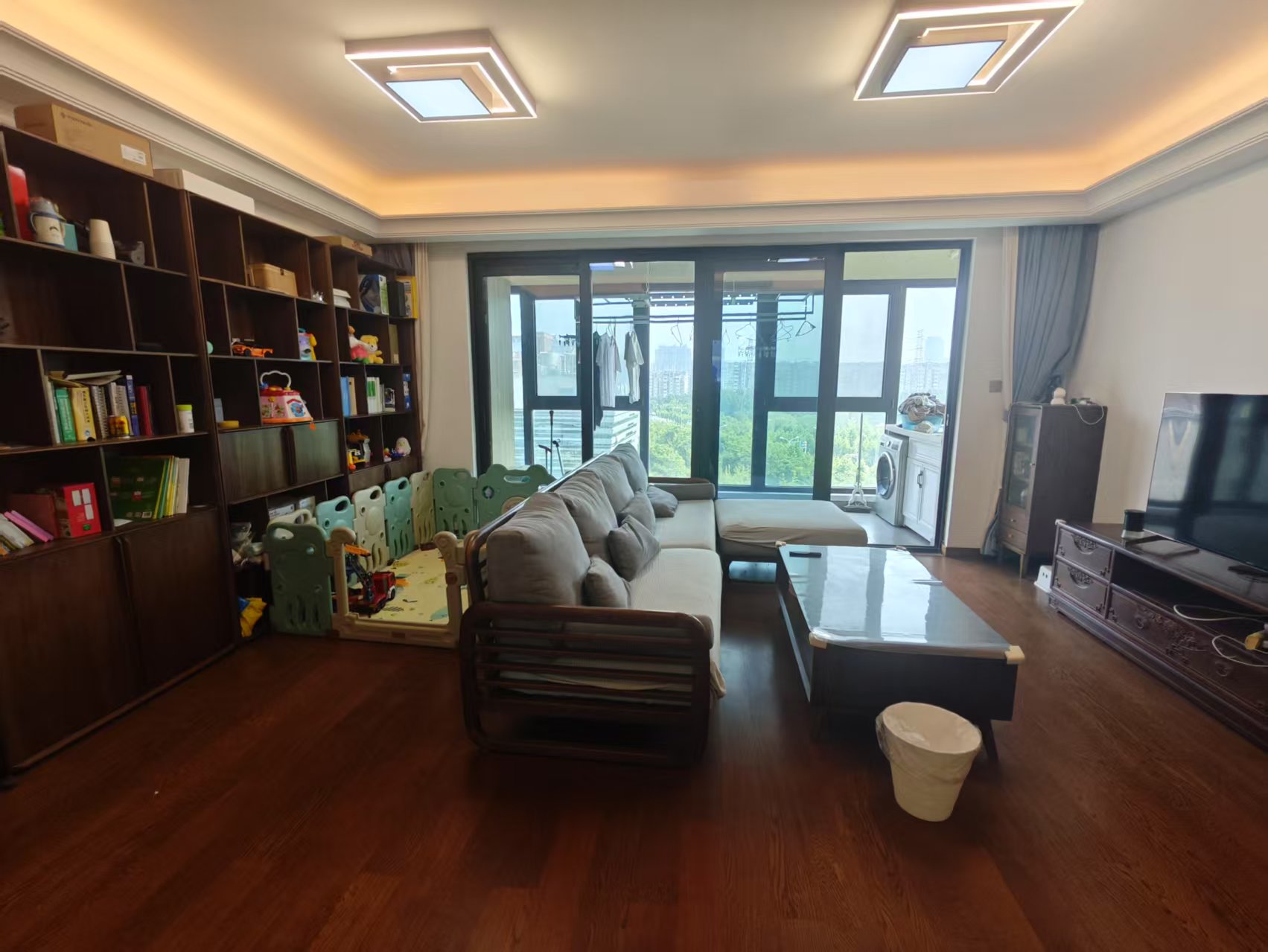 雍华府 3室2厅2卫 118m&sup2;