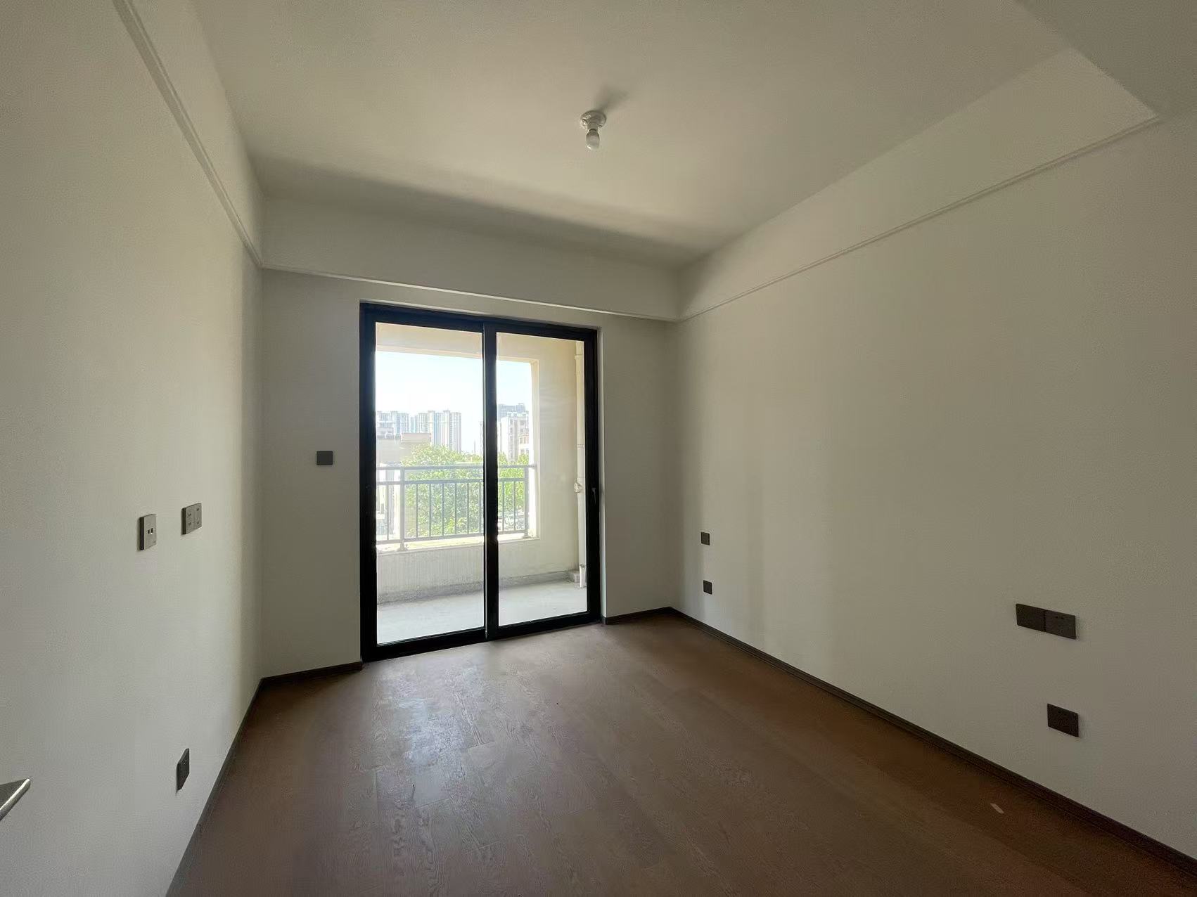 春风南岸东园 4室2厅2卫 140m&sup2;