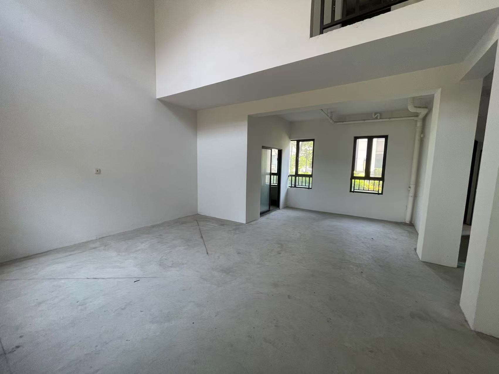 盛和九里香堤二期 5室3厅3卫 295m²