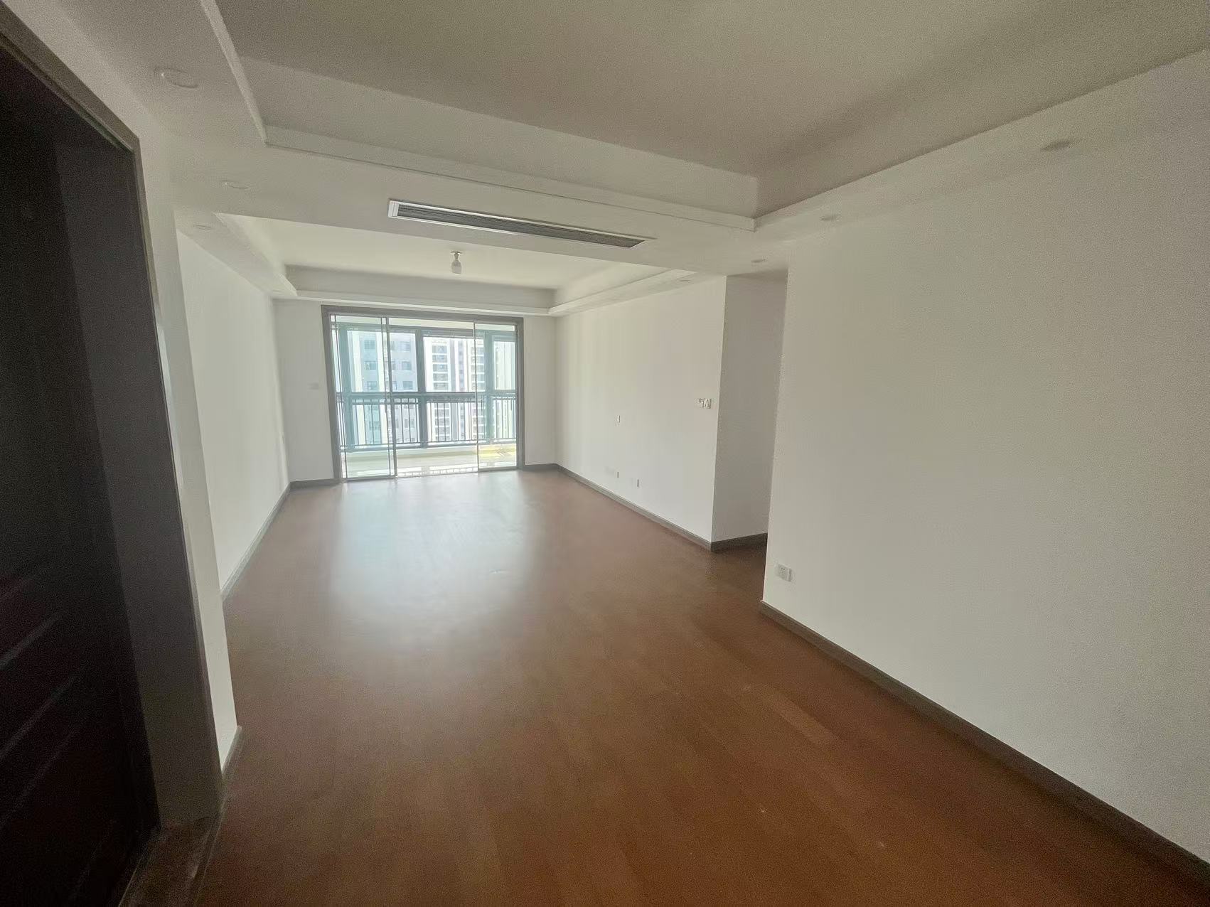 五龙云璟 4室2厅2卫 142m²
